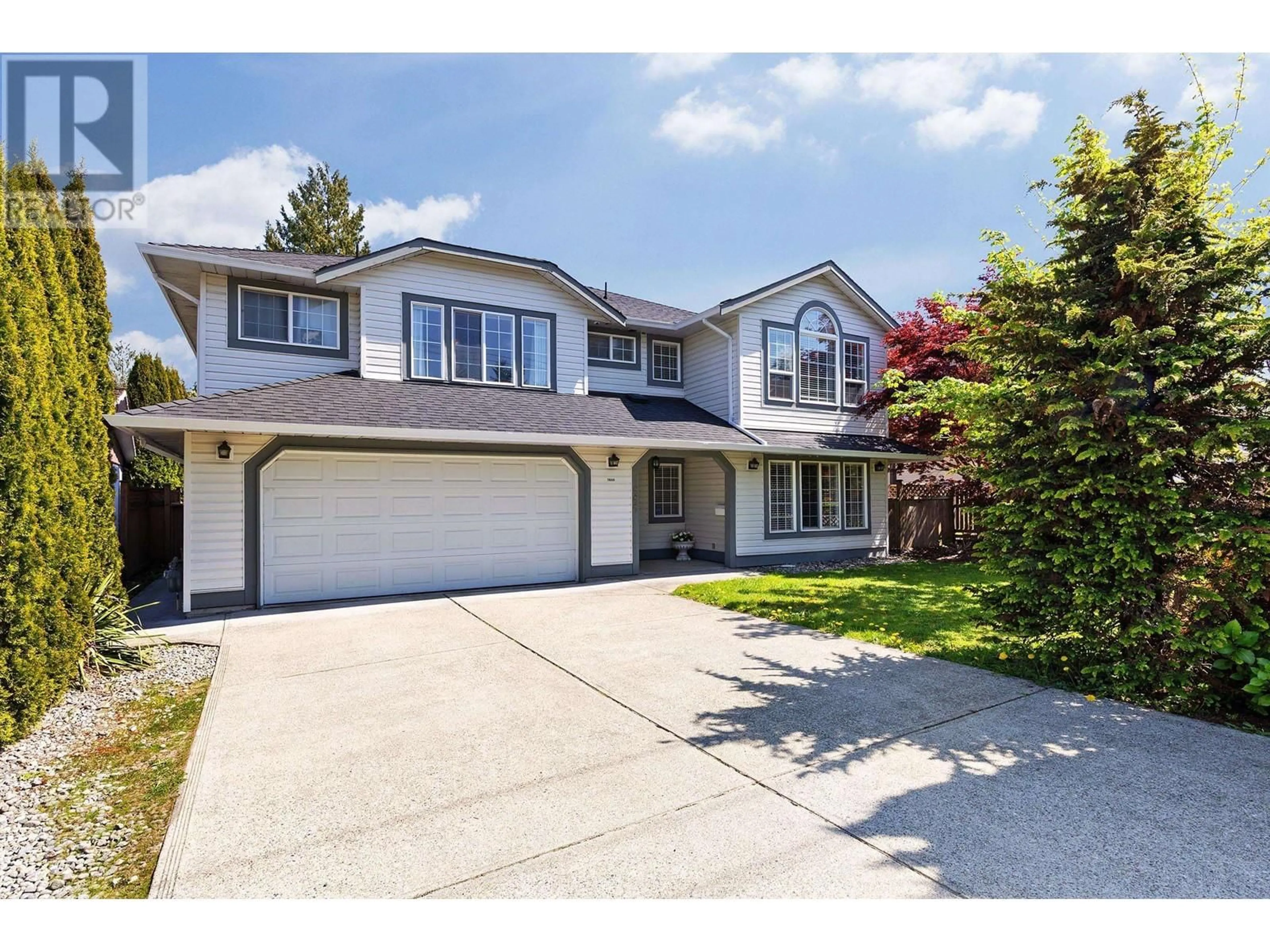Home with vinyl exterior material, street for 11666 216 STREET, Maple Ridge British Columbia V2X5H5