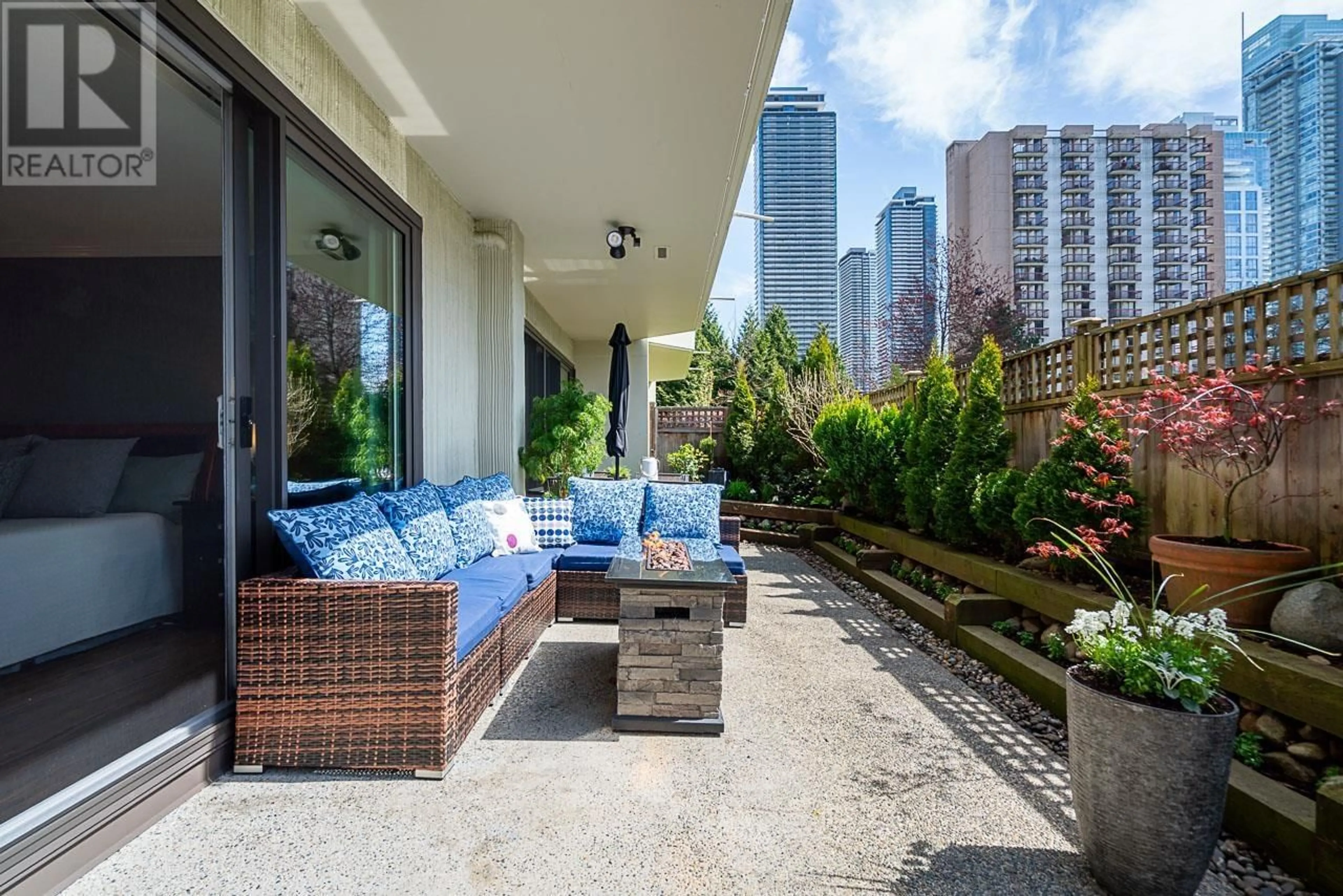 Patio, street for 101 - 4353 HALIFAX STREET, Burnaby British Columbia V5C5Z4