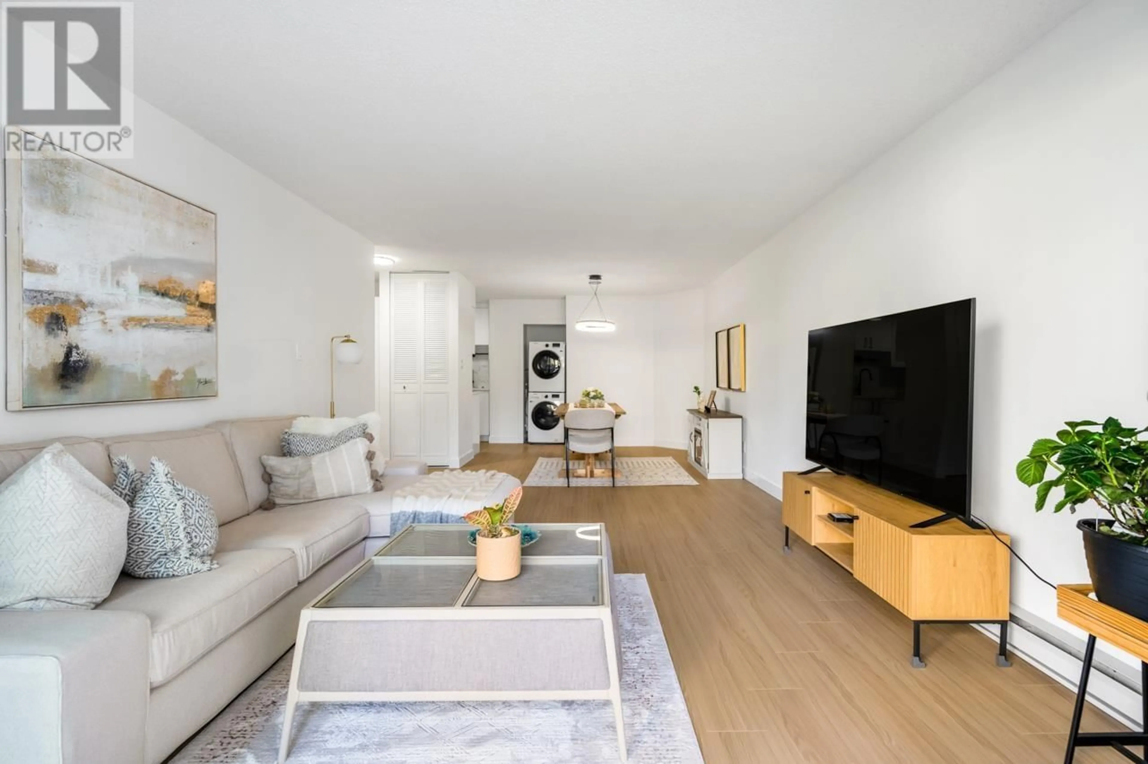 Living room with furniture, unknown for 201 - 6455 WILLINGDON AVENUE, Burnaby British Columbia V5H4E4