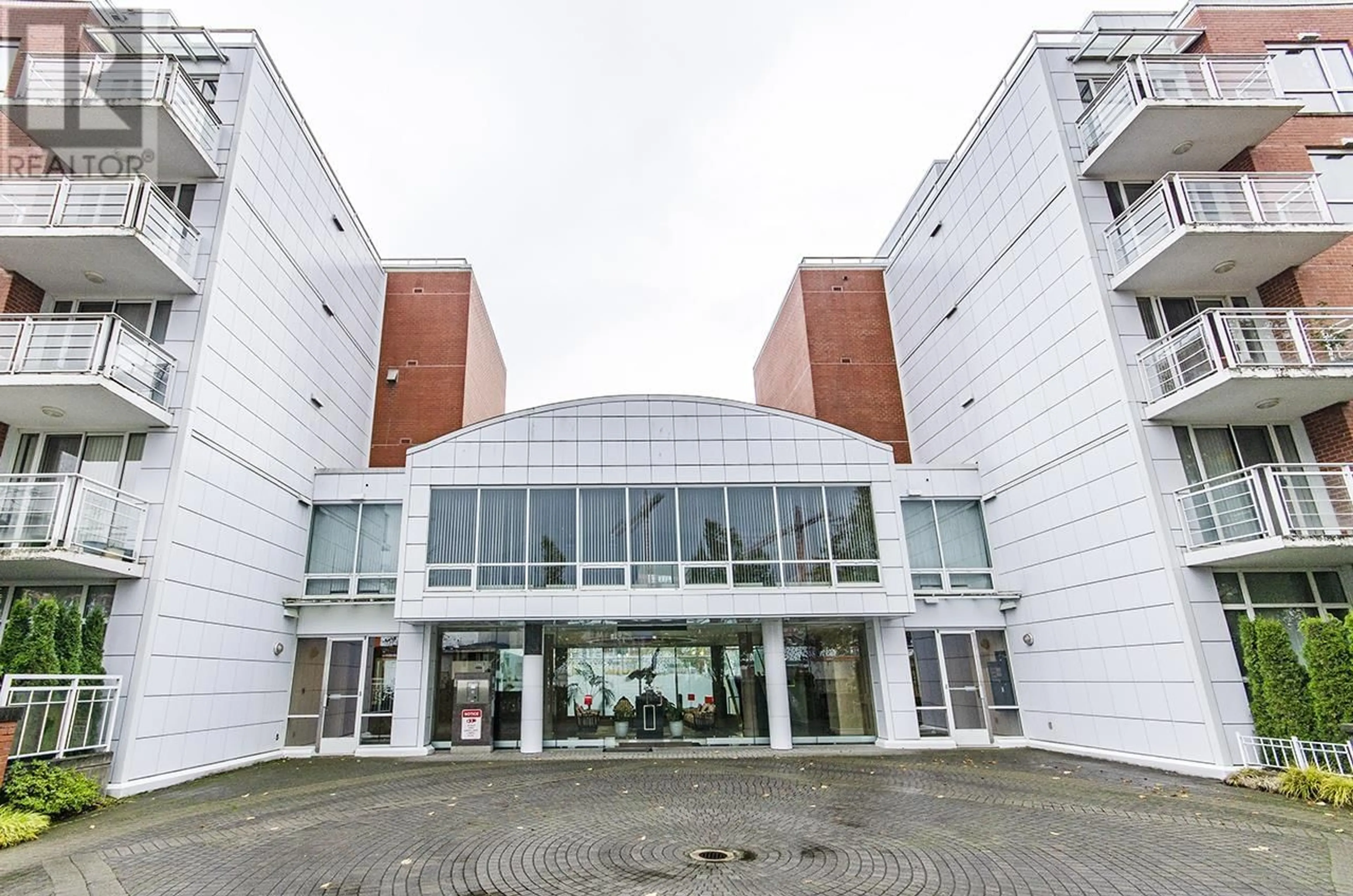 Indoor foyer for 204 - 688 FAIRCHILD ROAD, Vancouver British Columbia V5Z4P7