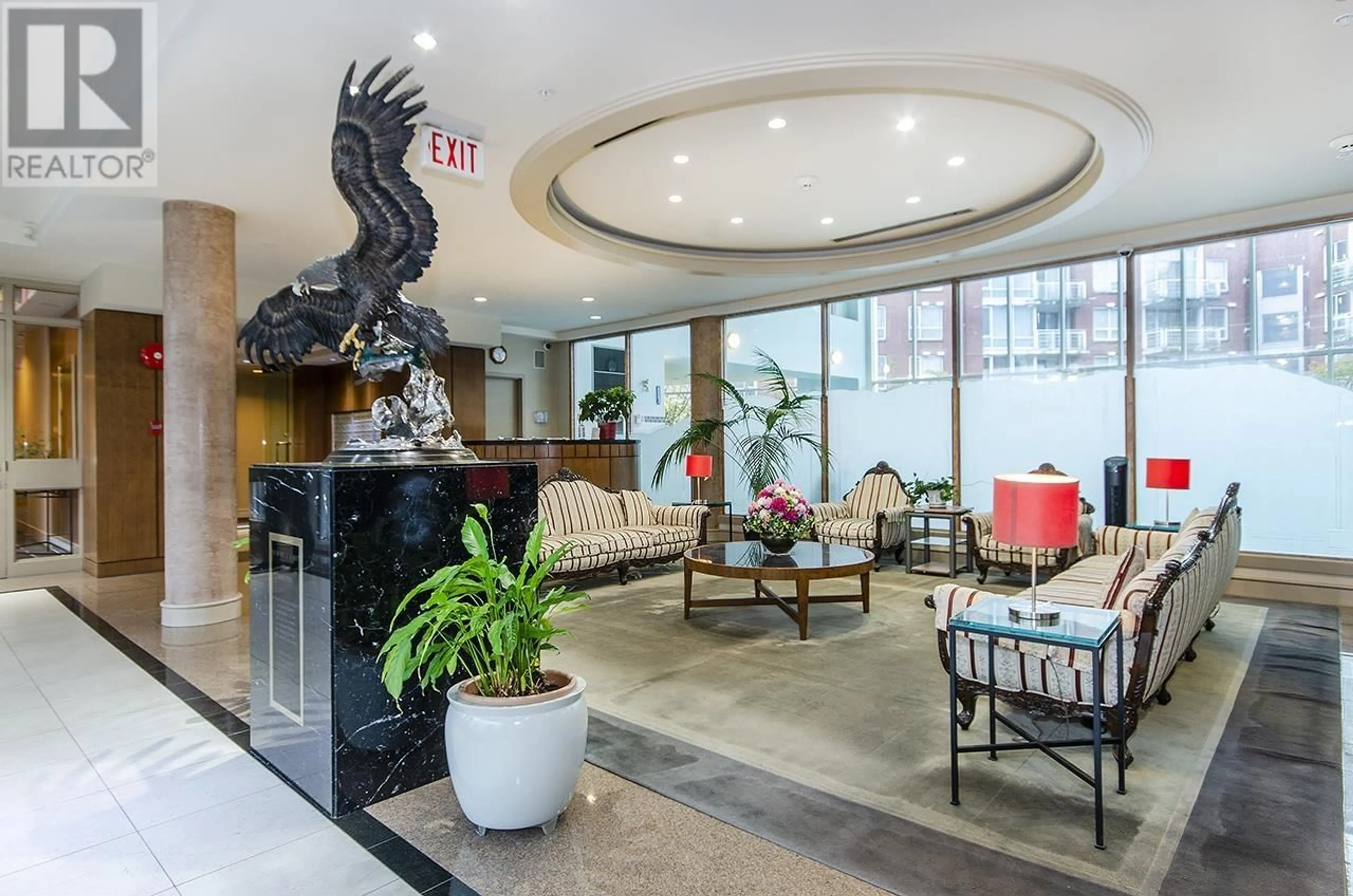 Lobby for 204 - 688 FAIRCHILD ROAD, Vancouver British Columbia V5Z4P7