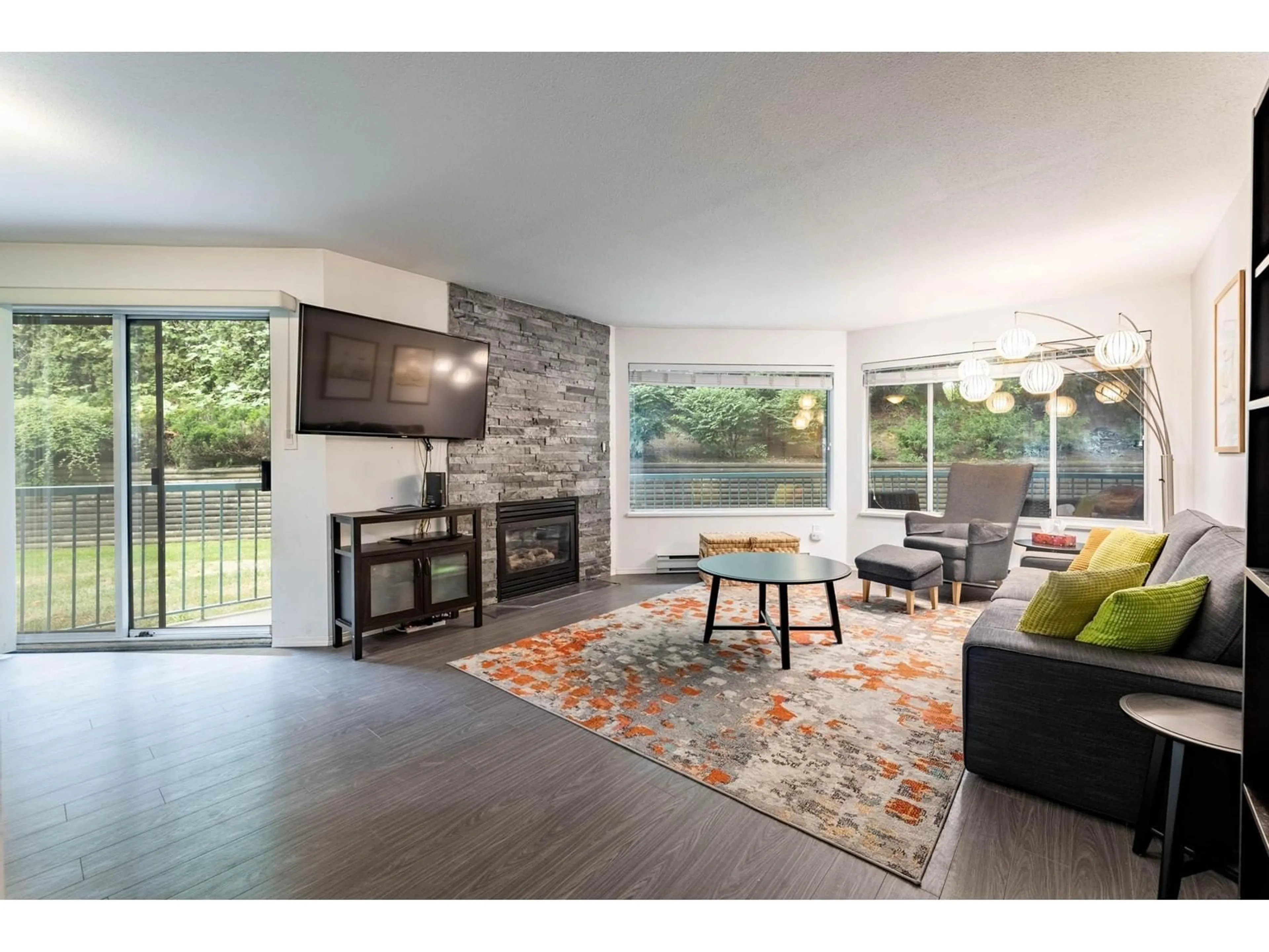 Living room with furniture, unknown for 116 - 1755 SALTON, Abbotsford British Columbia V2S7C5