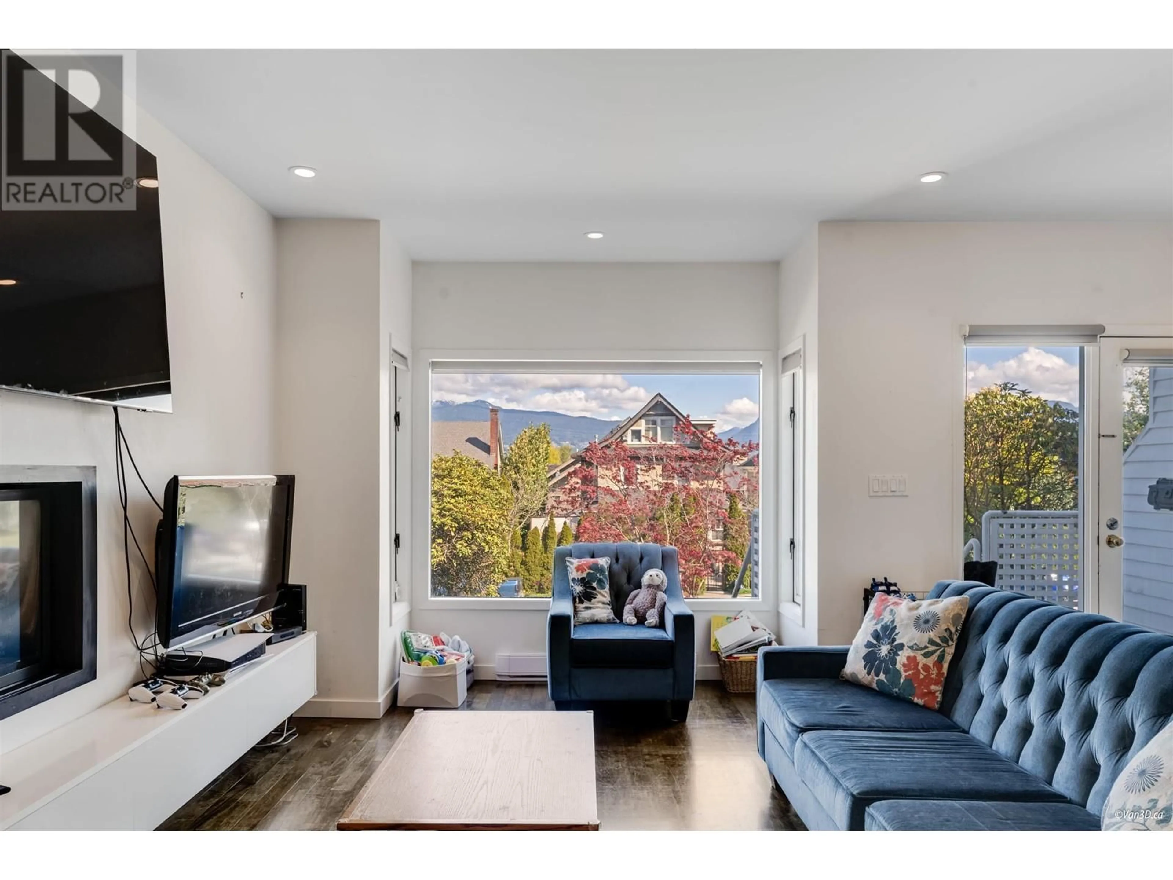 Living room with furniture, unknown for 2530 CORNWALL AVENUE, Vancouver British Columbia V6K1C2