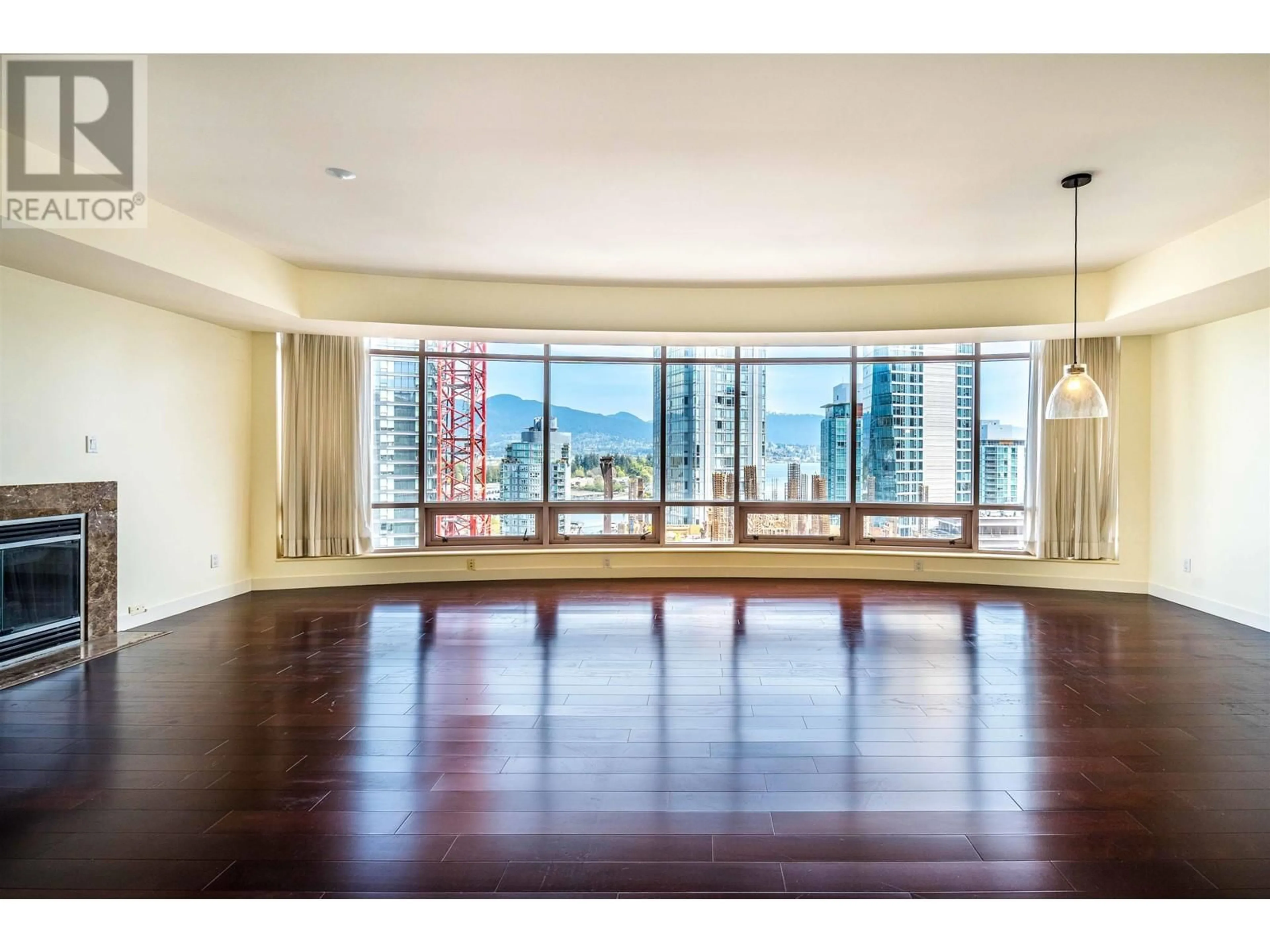 Indoor foyer for 10A - 1500 ALBERNI STREET, Vancouver British Columbia V6G3C9