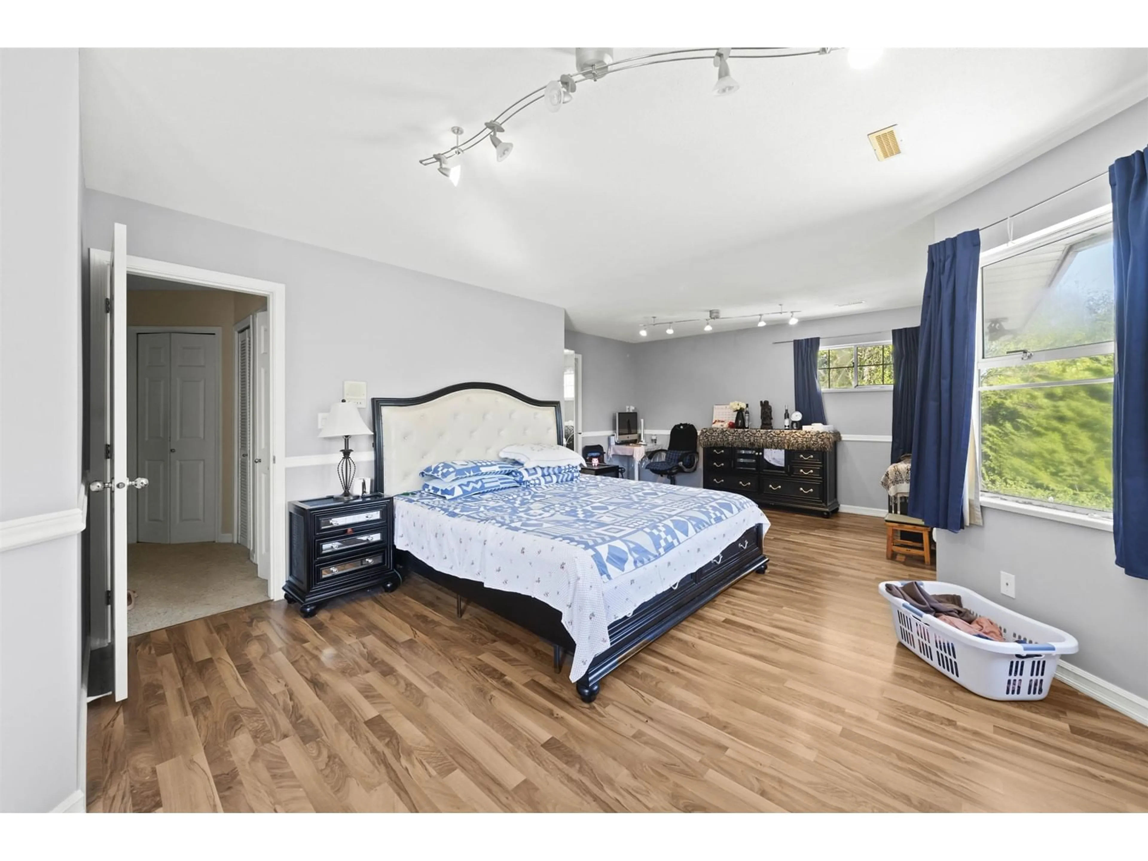 A pic of a room for 17986 67, Surrey British Columbia V3S8C3