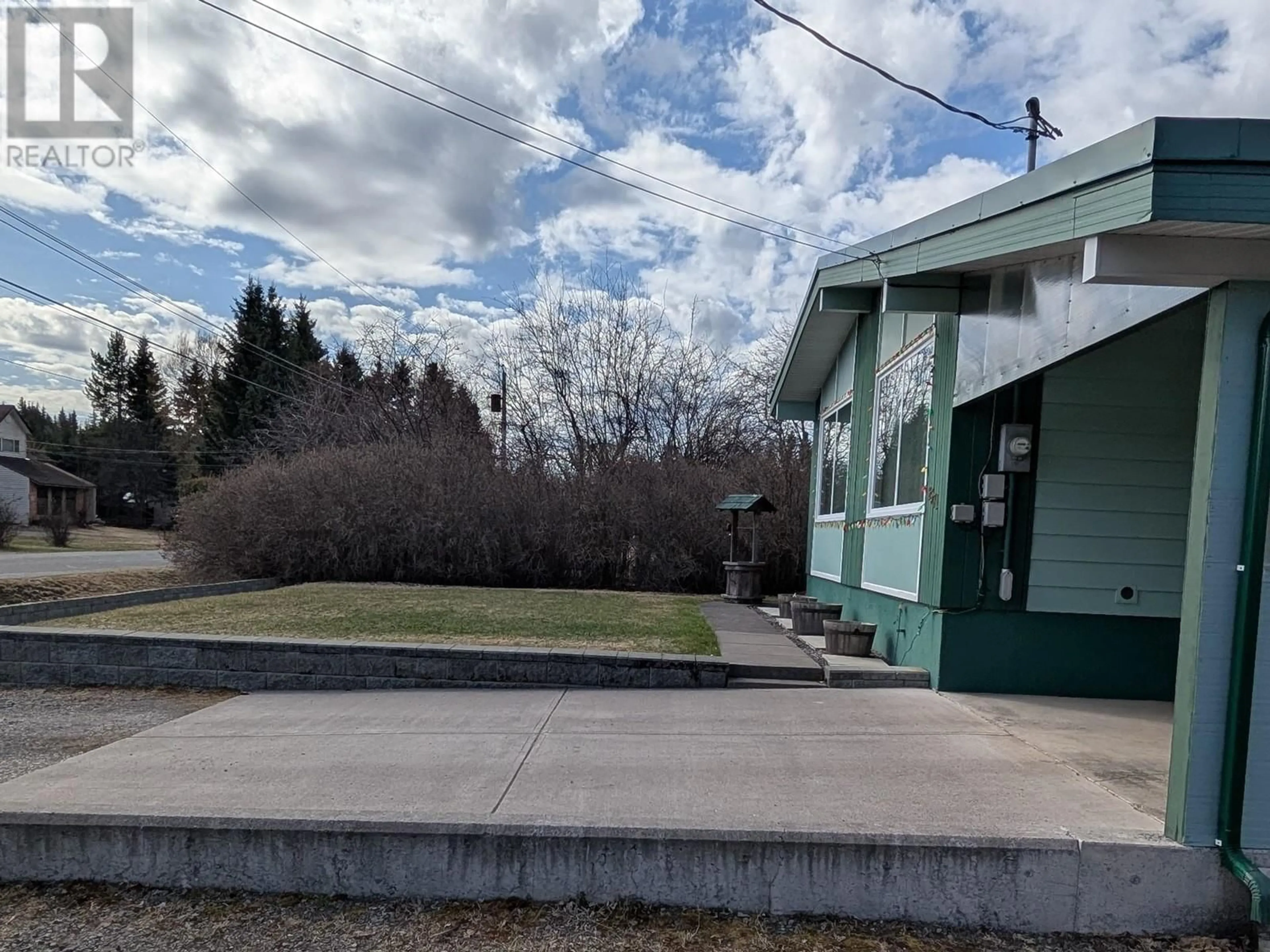 A pic from outside/outdoor area/front of a property/back of a property/a pic from drone, unknown for 2571 DOMINION AVENUE, Houston British Columbia V0J1Z0