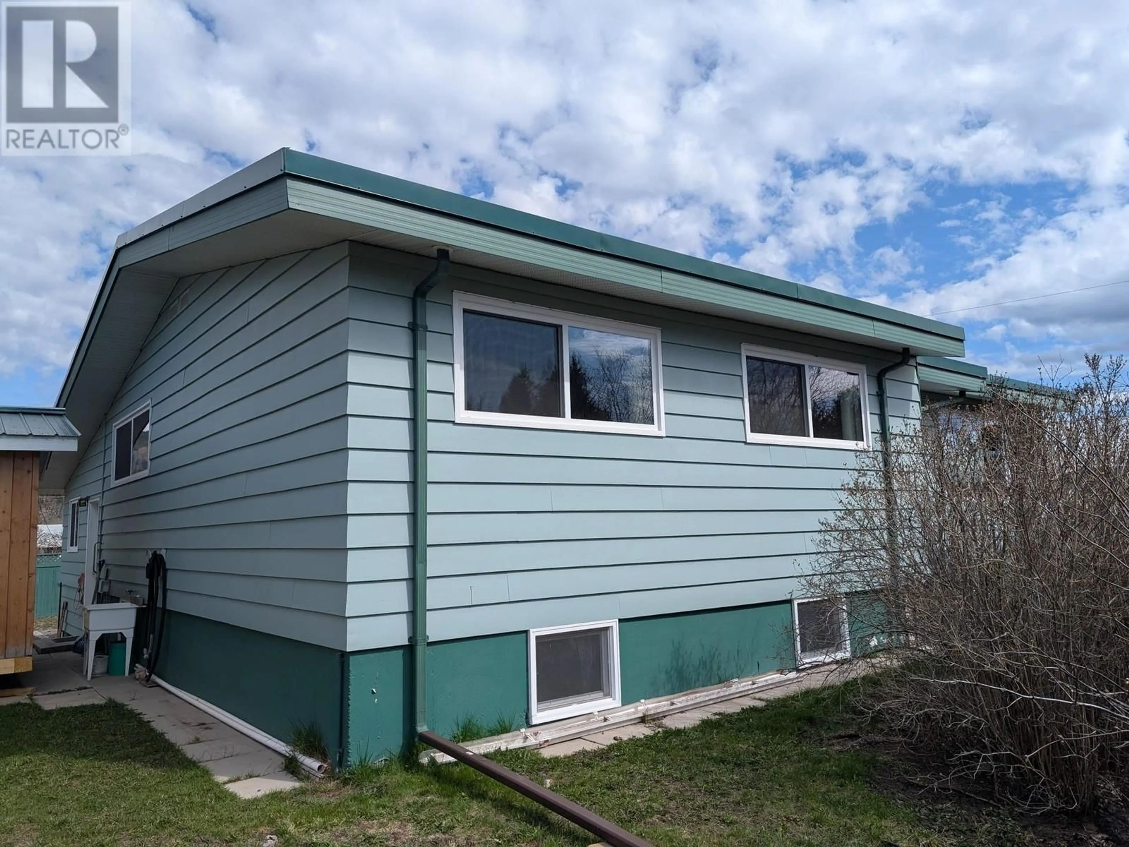 Home with vinyl exterior material, building for 2571 DOMINION AVENUE, Houston British Columbia V0J1Z0