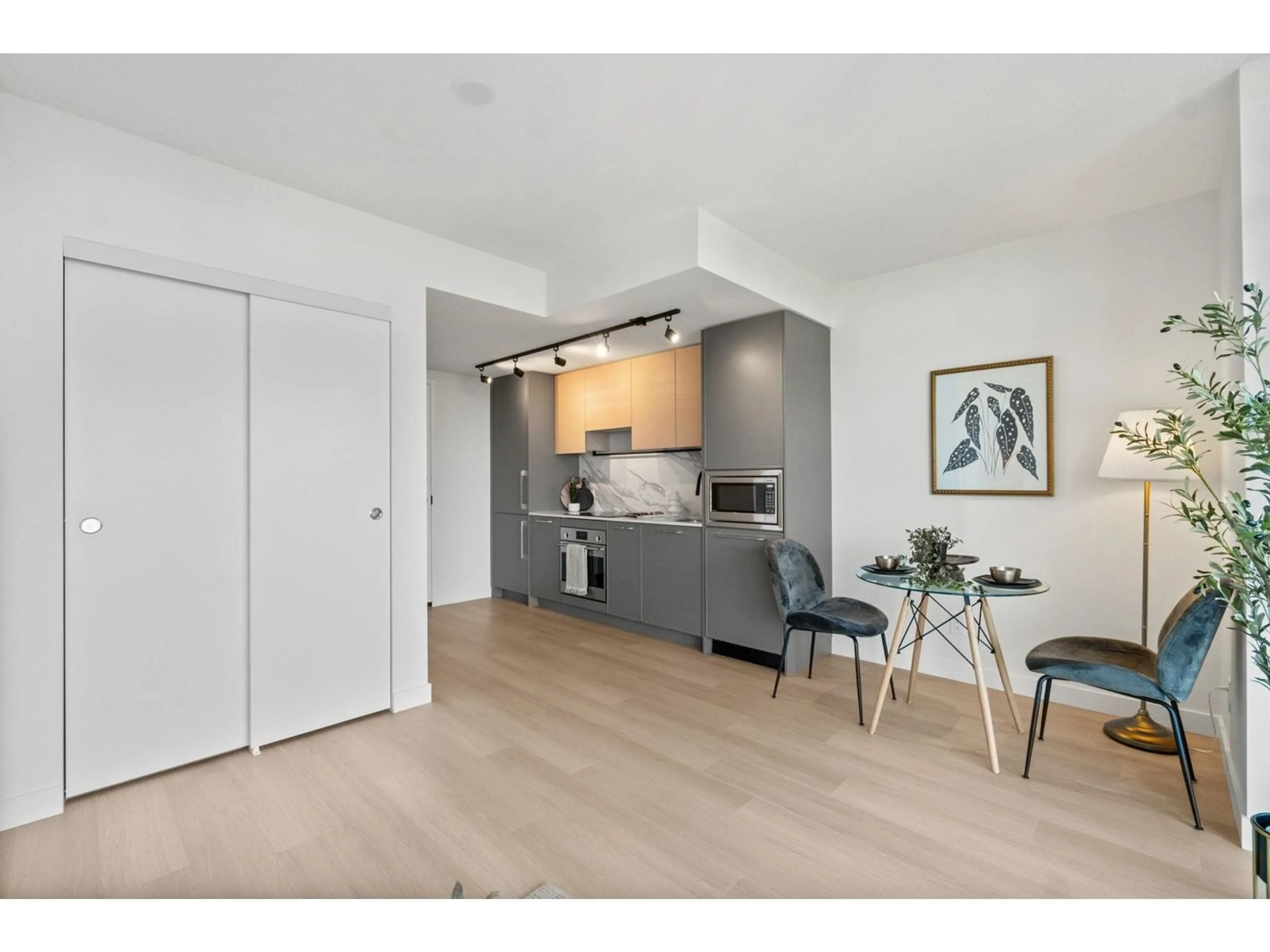 Unknown for 4004 - 13725 GEORGE JUNCTION, Surrey British Columbia V3T0V7