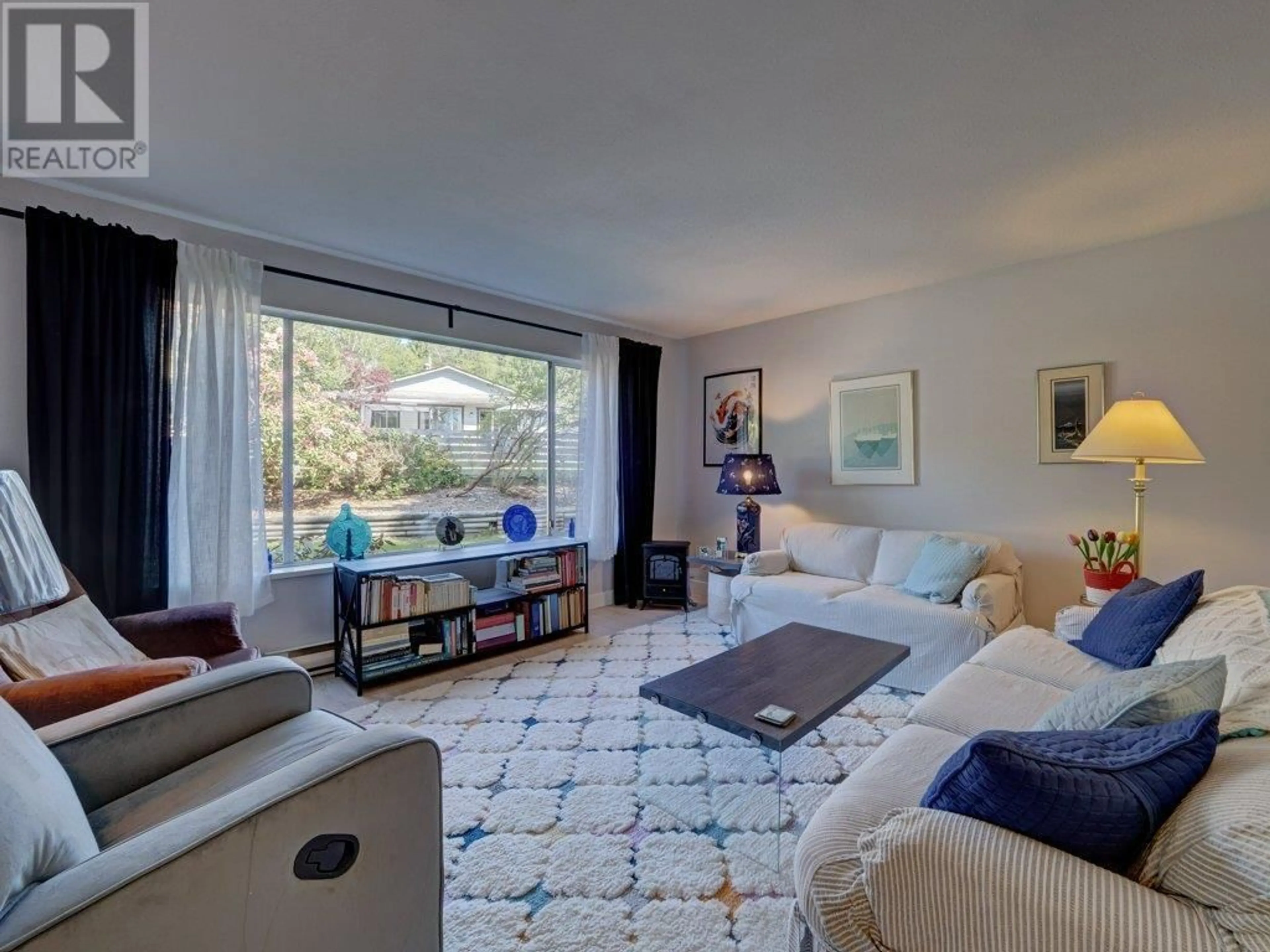 Living room with furniture, unknown for 6557 BJORN PLACE, Sechelt British Columbia V7Z0T4