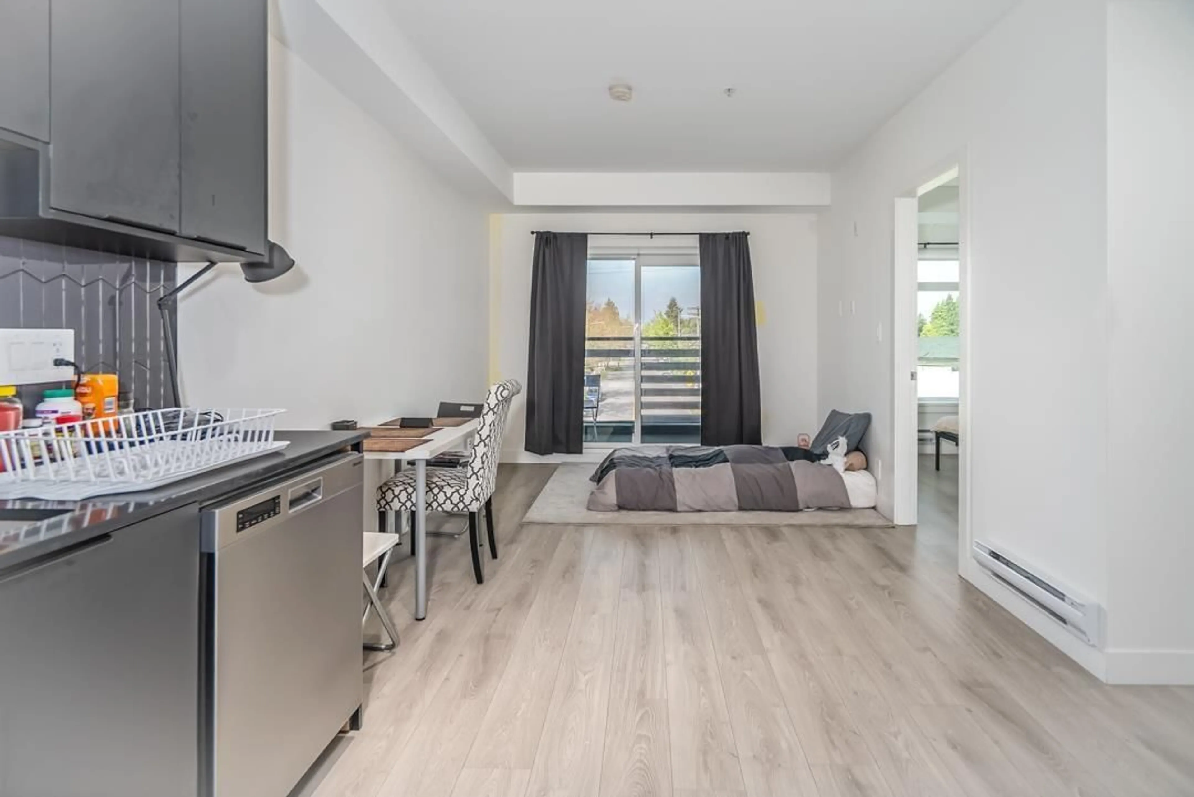 A pic of a room for 305 - 10616 132, Surrey British Columbia V3T3V8
