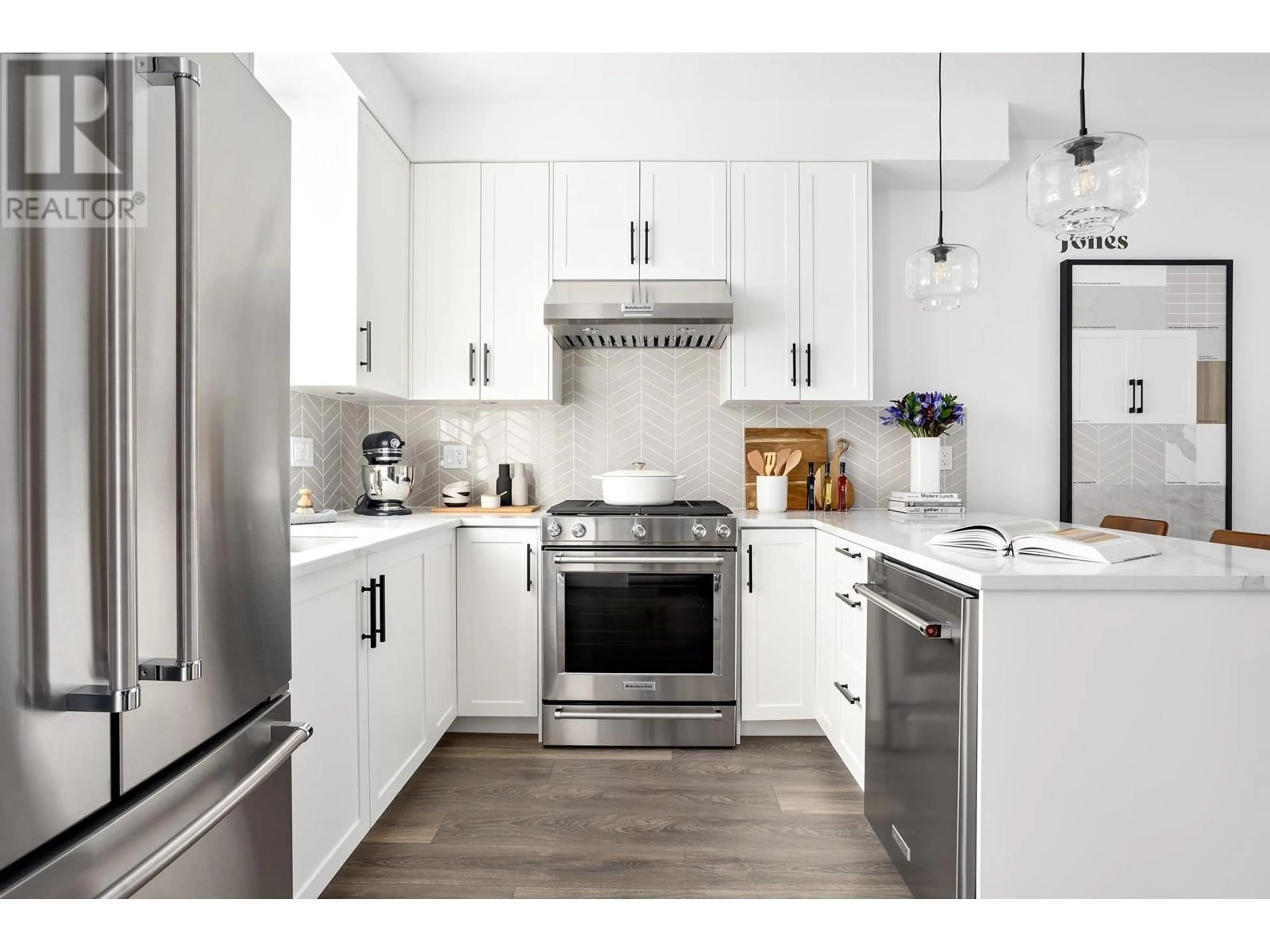 Open concept kitchen, wood/laminate floor for SL37 - 720 ROBINSON STREET, Coquitlam British Columbia V3J0P9