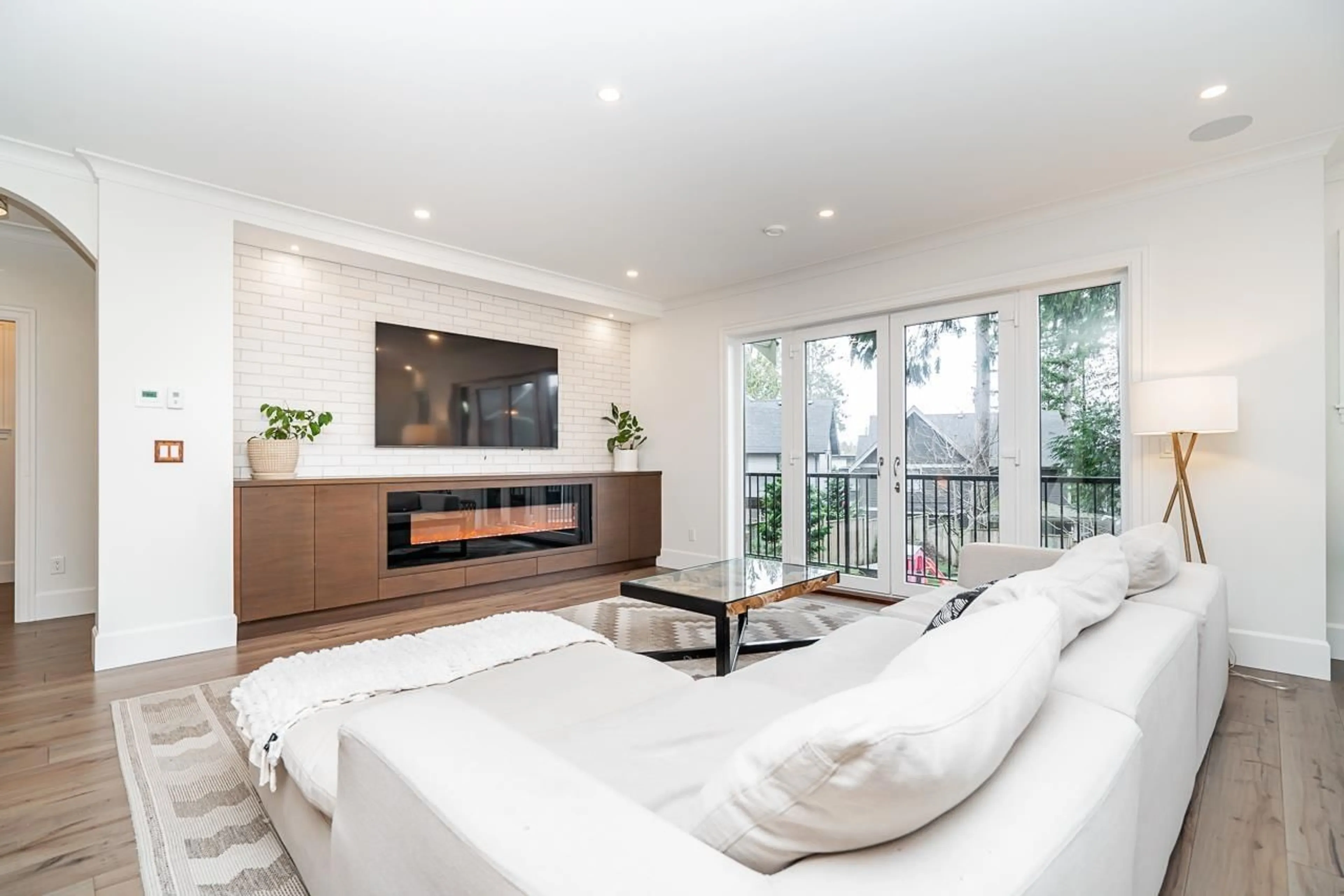 Living room with furniture, unknown for 15777 WILLS BROOK, Surrey British Columbia V3Z0N8