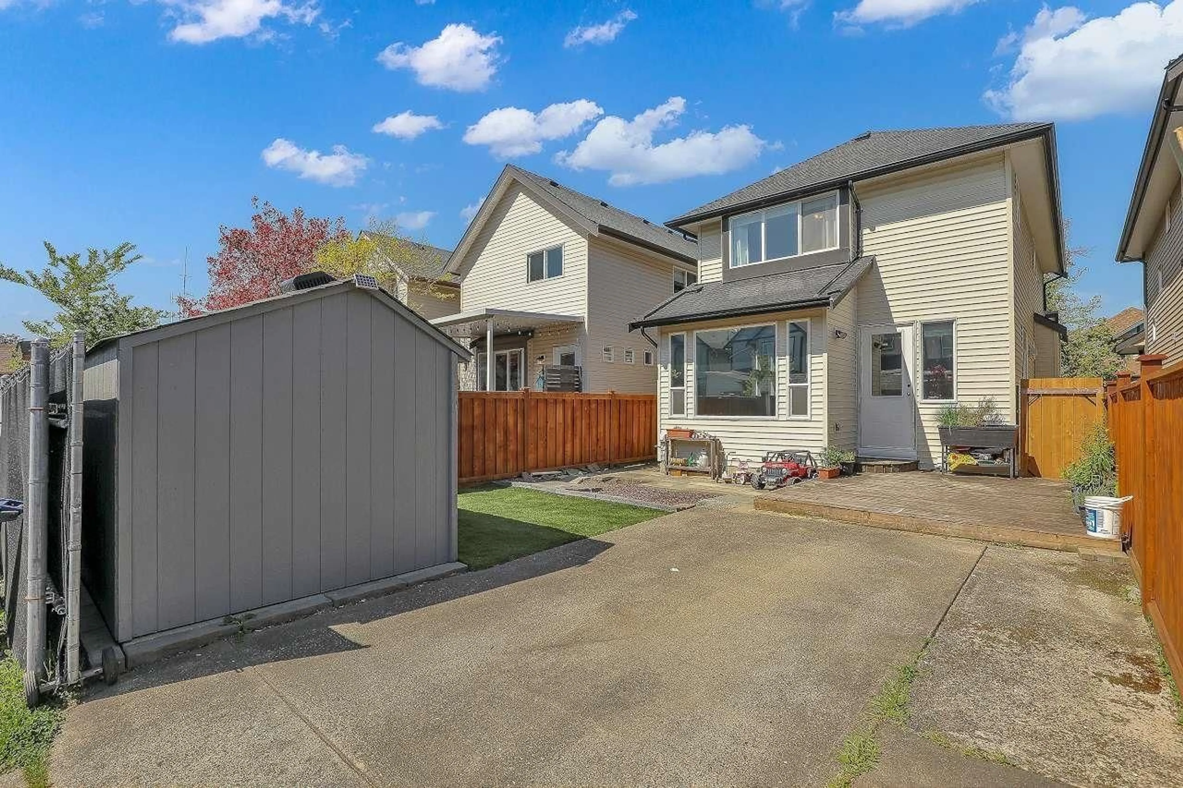 A pic from outside/outdoor area/front of a property/back of a property/a pic from drone, street for 18476 66A, Surrey British Columbia V3S9B1