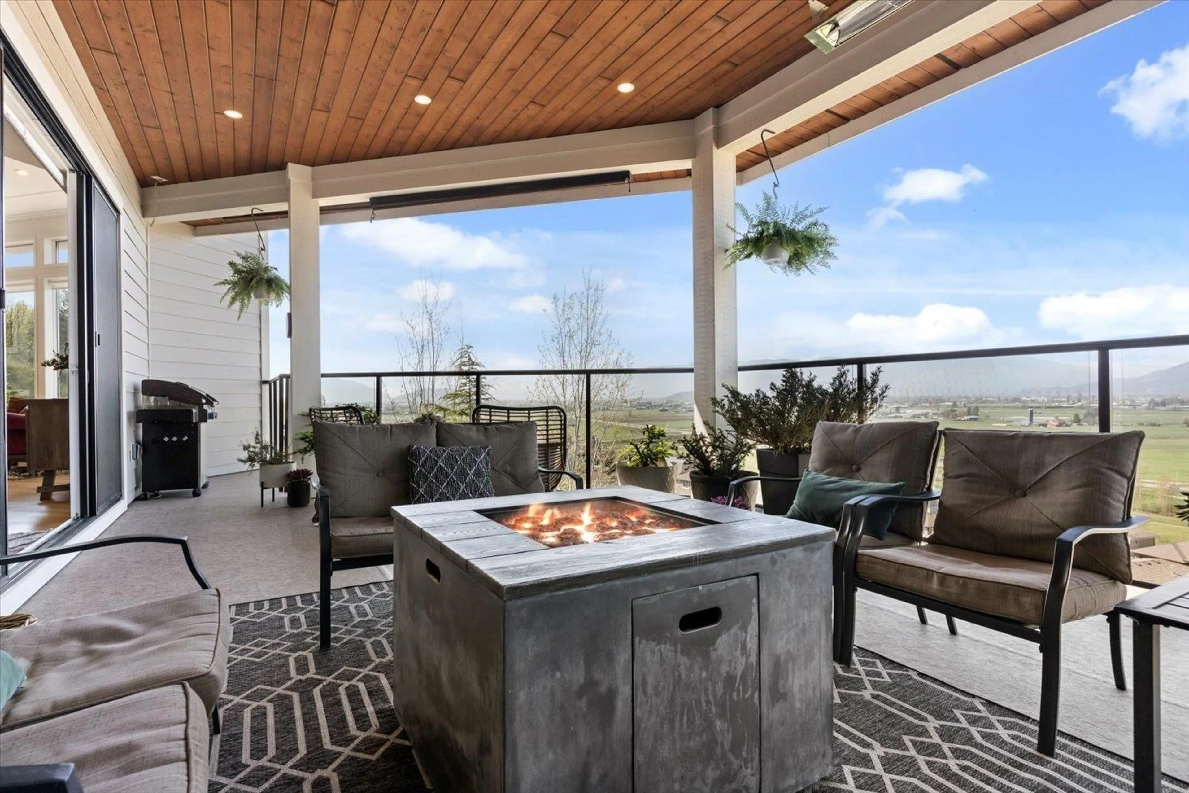Patio, mountain view for 55 - 50778 LEDGESTONE PLACE, Chilliwack British Columbia V2P0E7