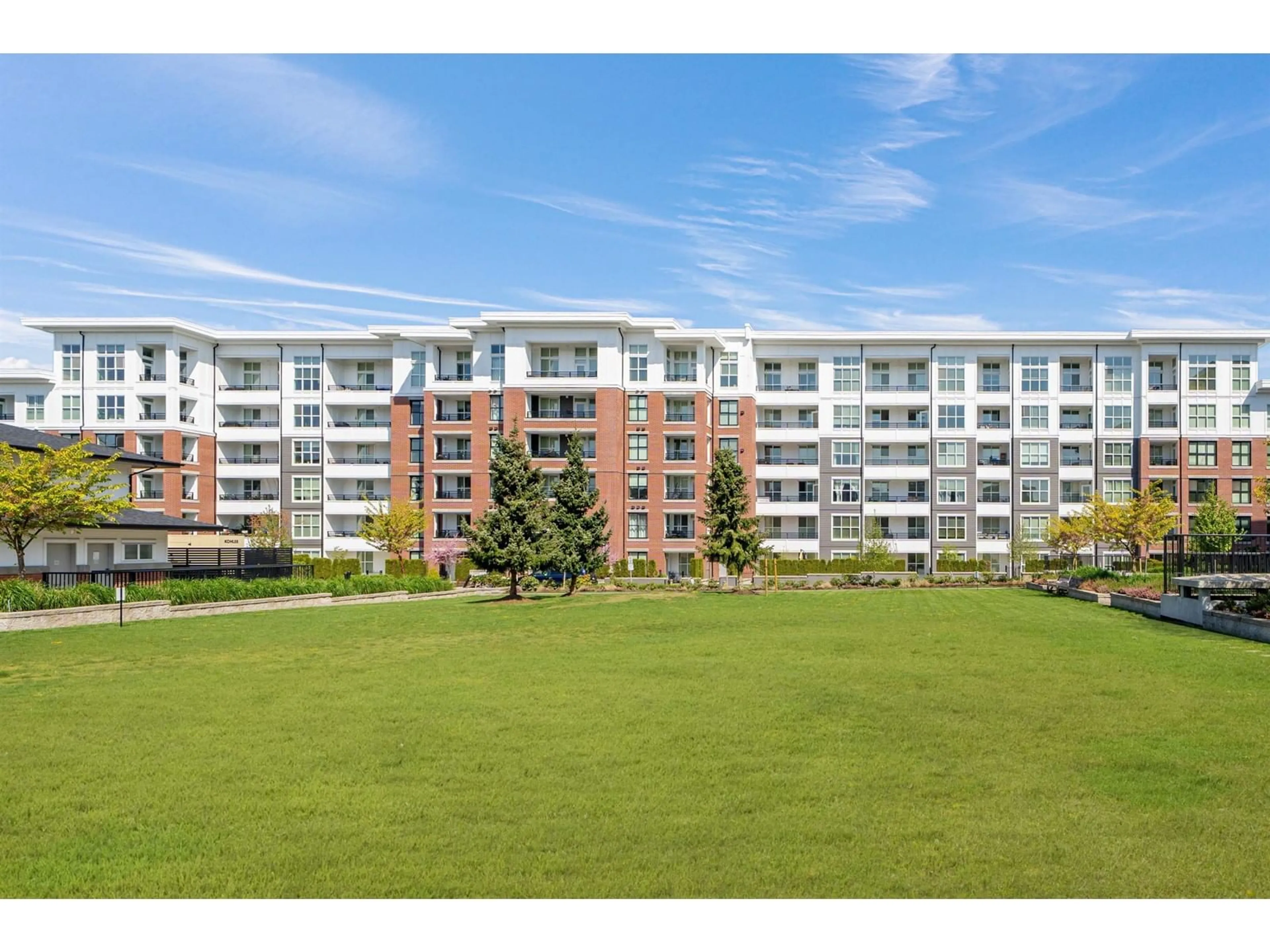 Blurry image for B611 - 8150 207, Langley British Columbia V2Y4J3