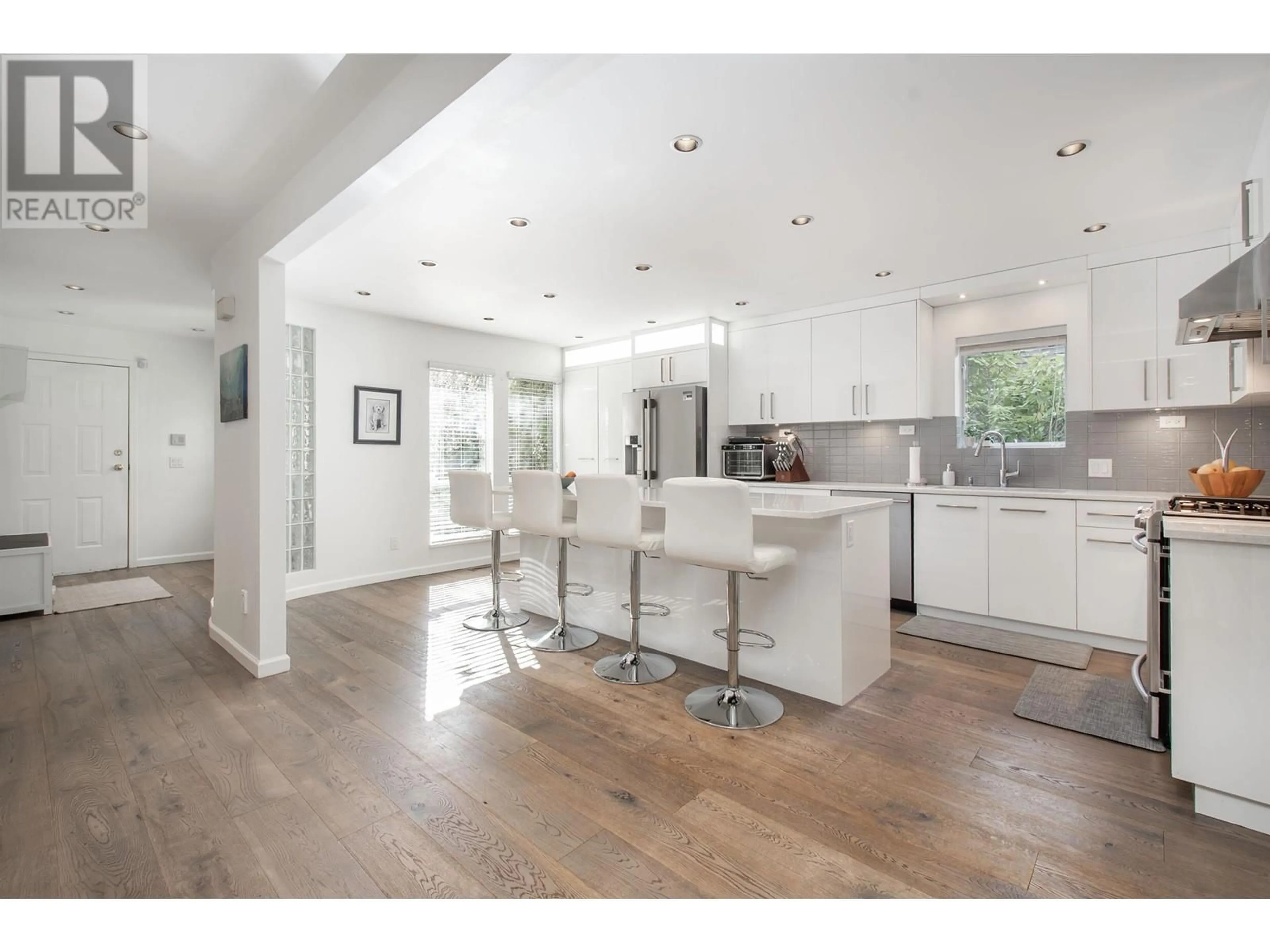 Open concept kitchen, unknown for 17 - 1001 NORTHLANDS DRIVE, North Vancouver British Columbia V7H2Y3