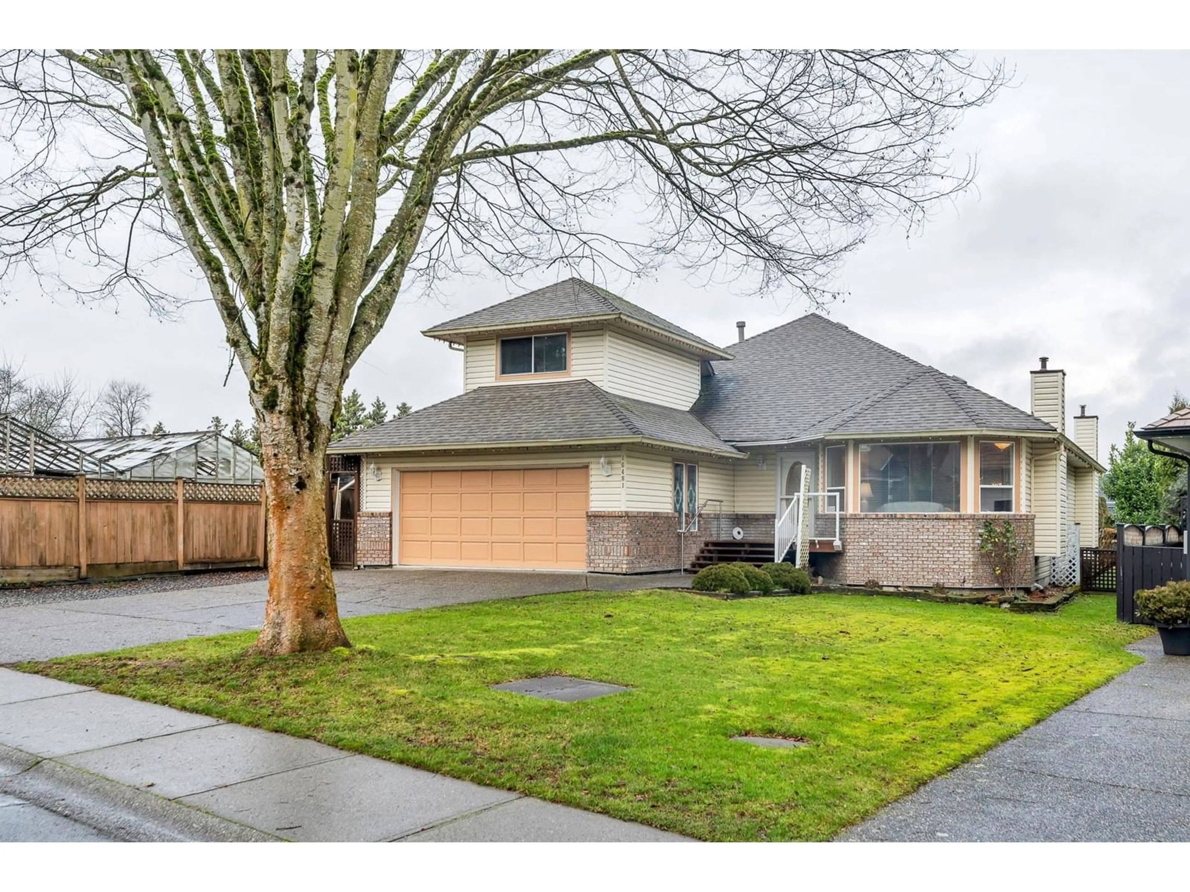 Home with vinyl exterior material, street for 16481 86, Surrey British Columbia V4N3G8