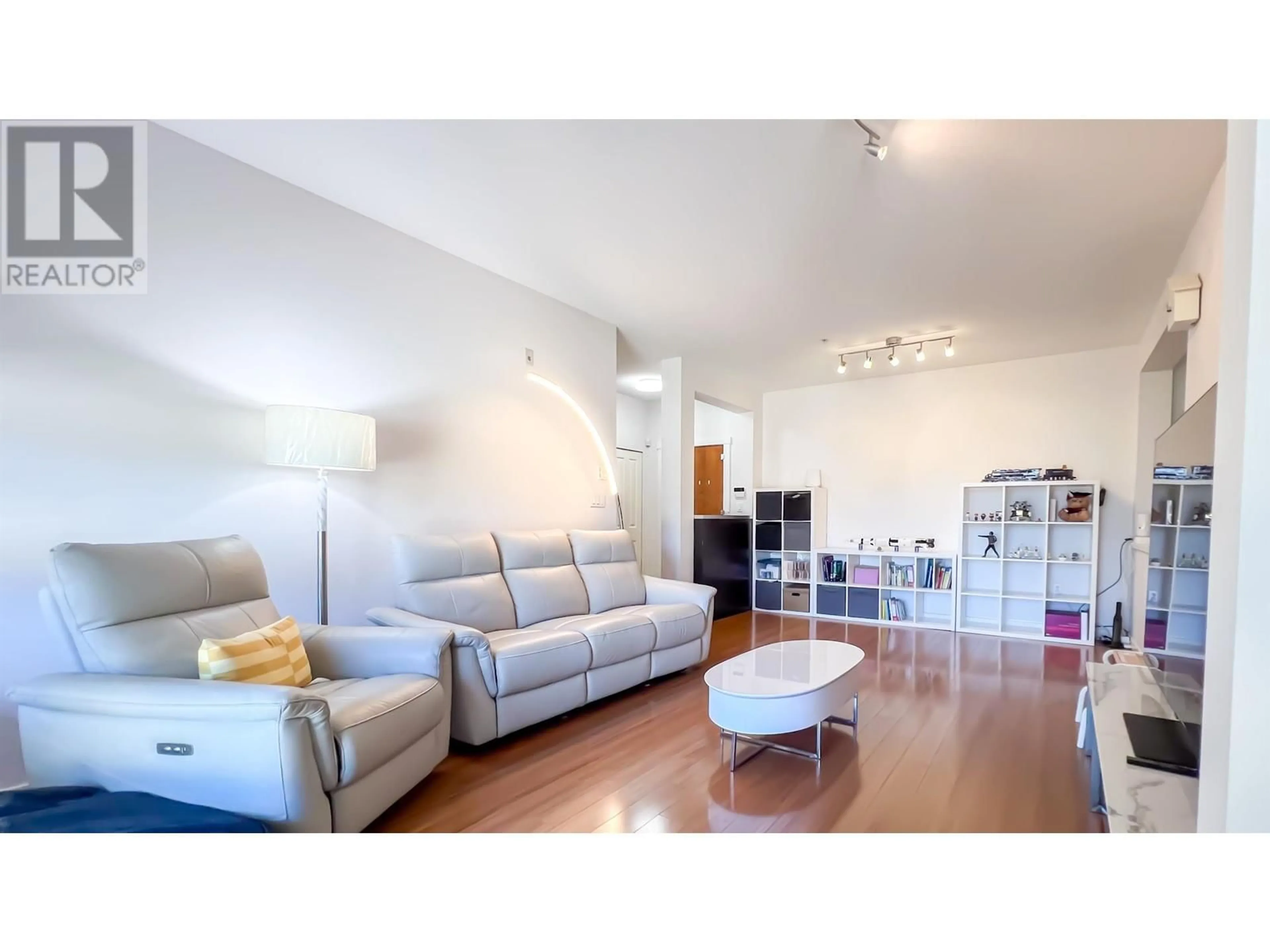 Living room with furniture, unknown for 6412 - 5117 GARDEN CITY ROAD, Richmond British Columbia V6X4H7