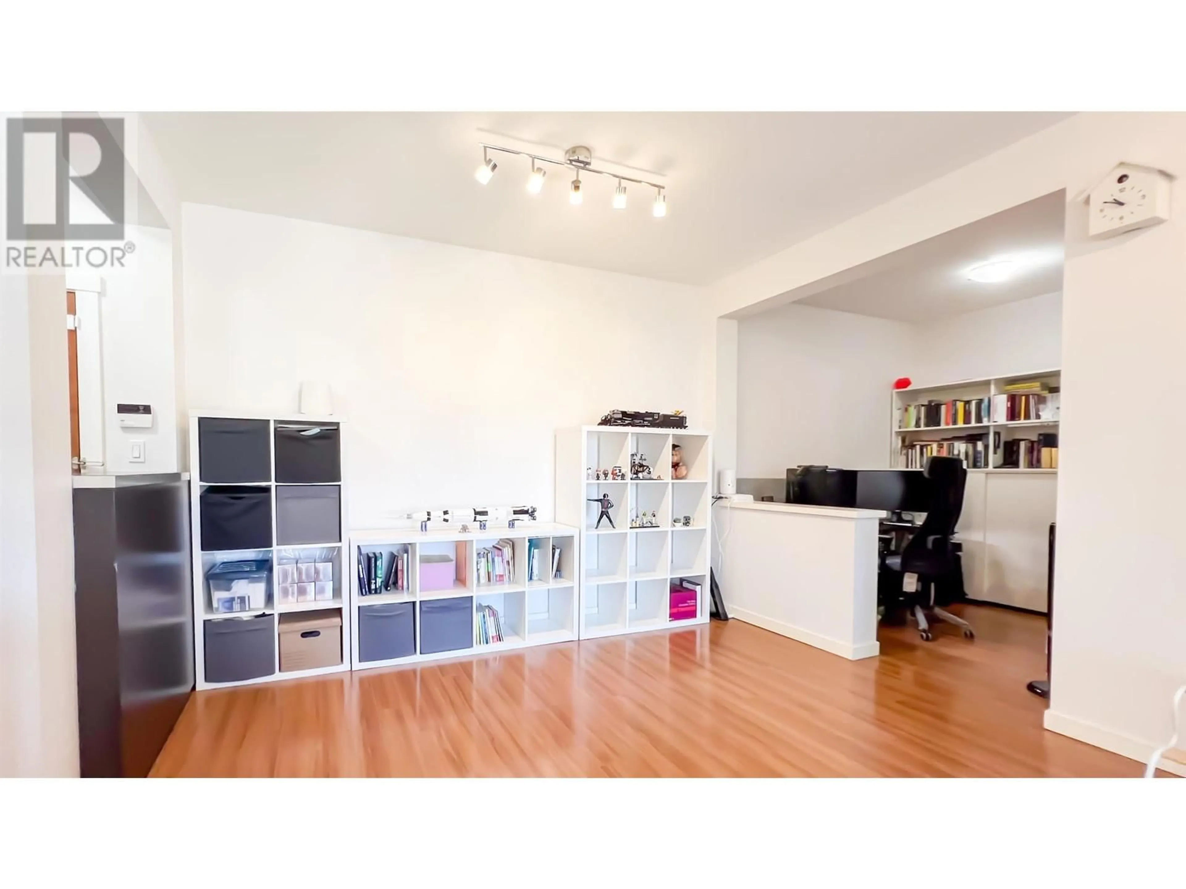 A pic of a room for 6412 - 5117 GARDEN CITY ROAD, Richmond British Columbia V6X4H7