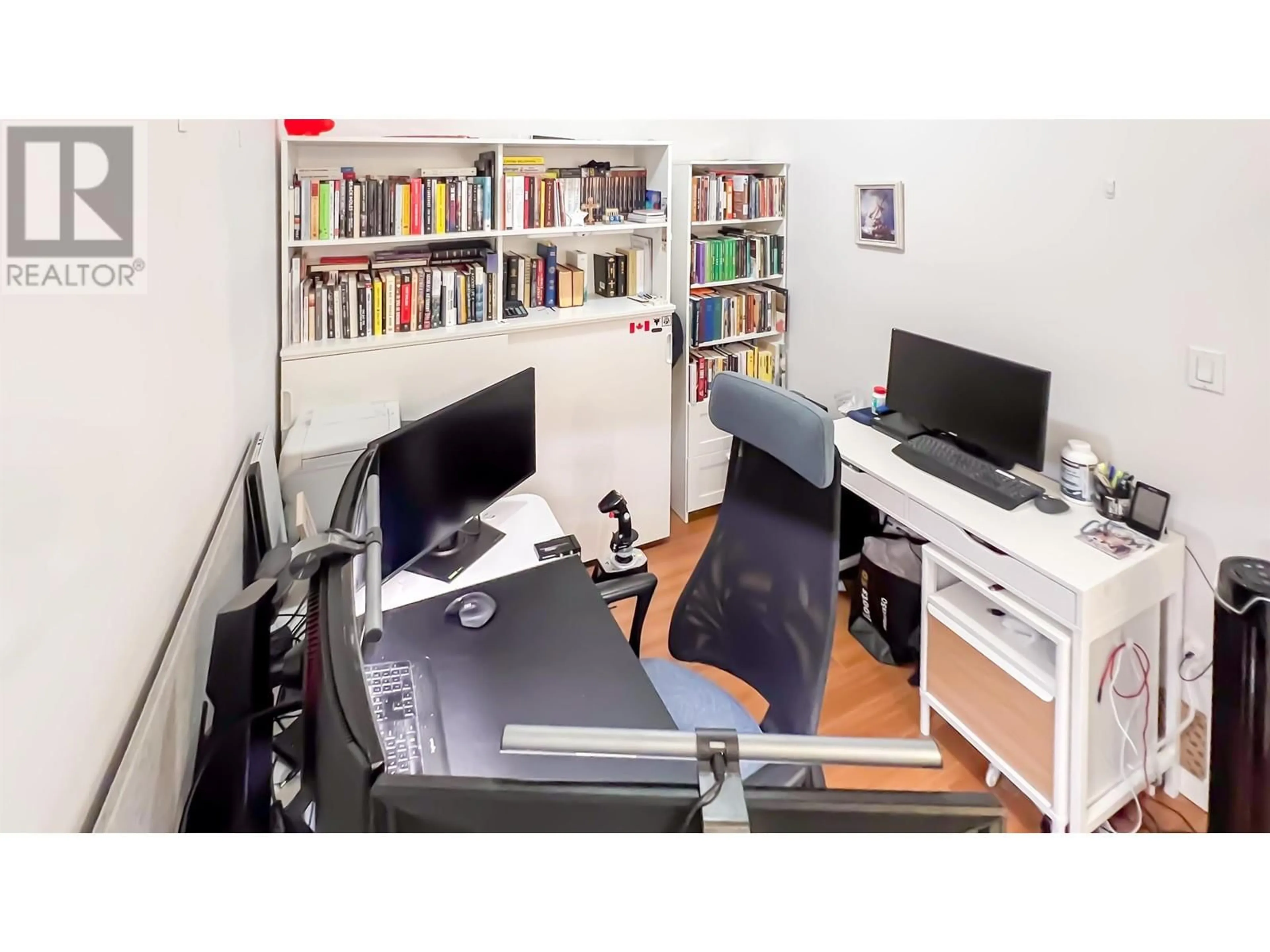 A pic of a room for 6412 - 5117 GARDEN CITY ROAD, Richmond British Columbia V6X4H7