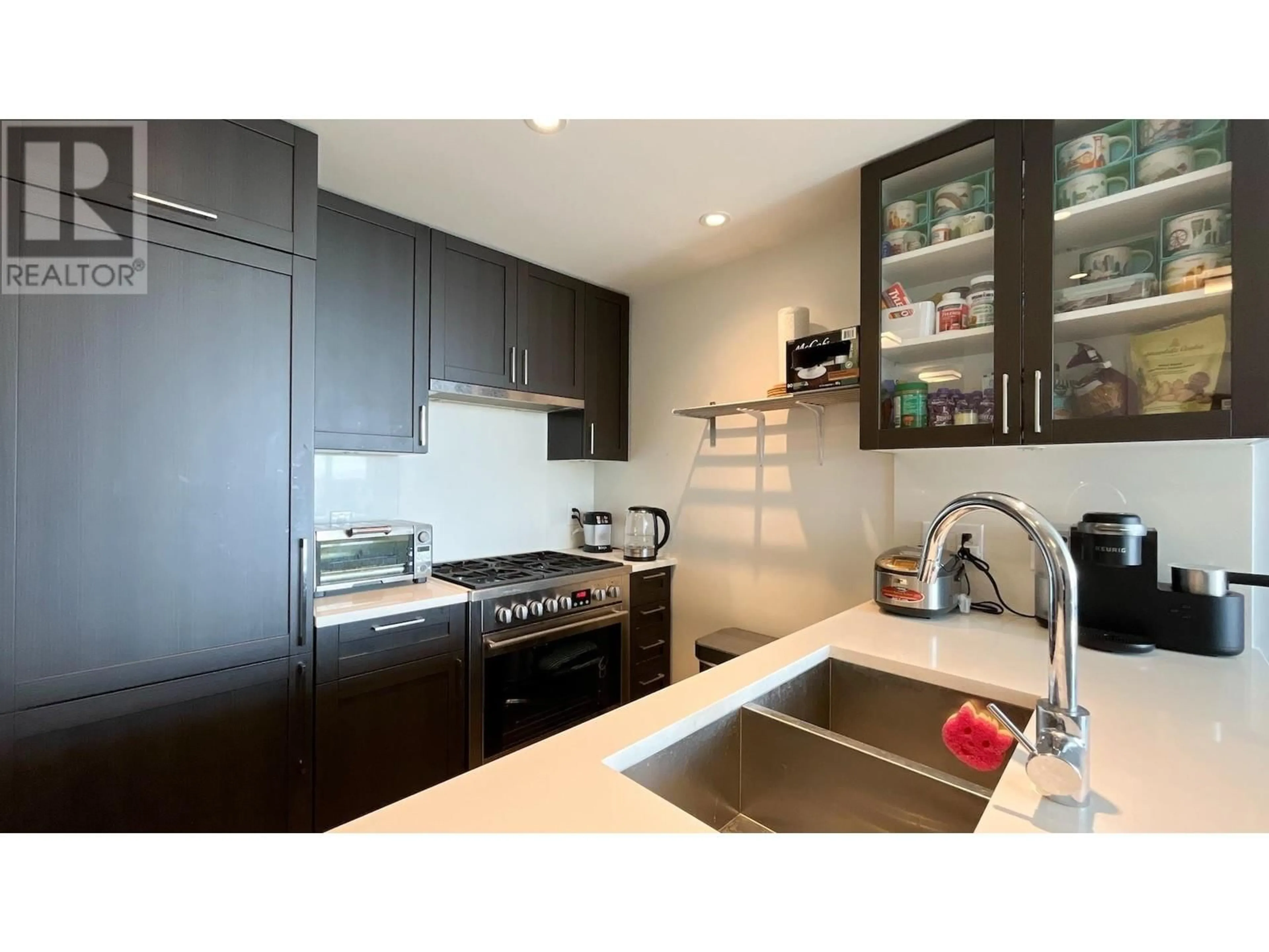 Standard kitchen, unknown for 1809 - 5665 BOUNDARY ROAD, Vancouver British Columbia V5R0E4