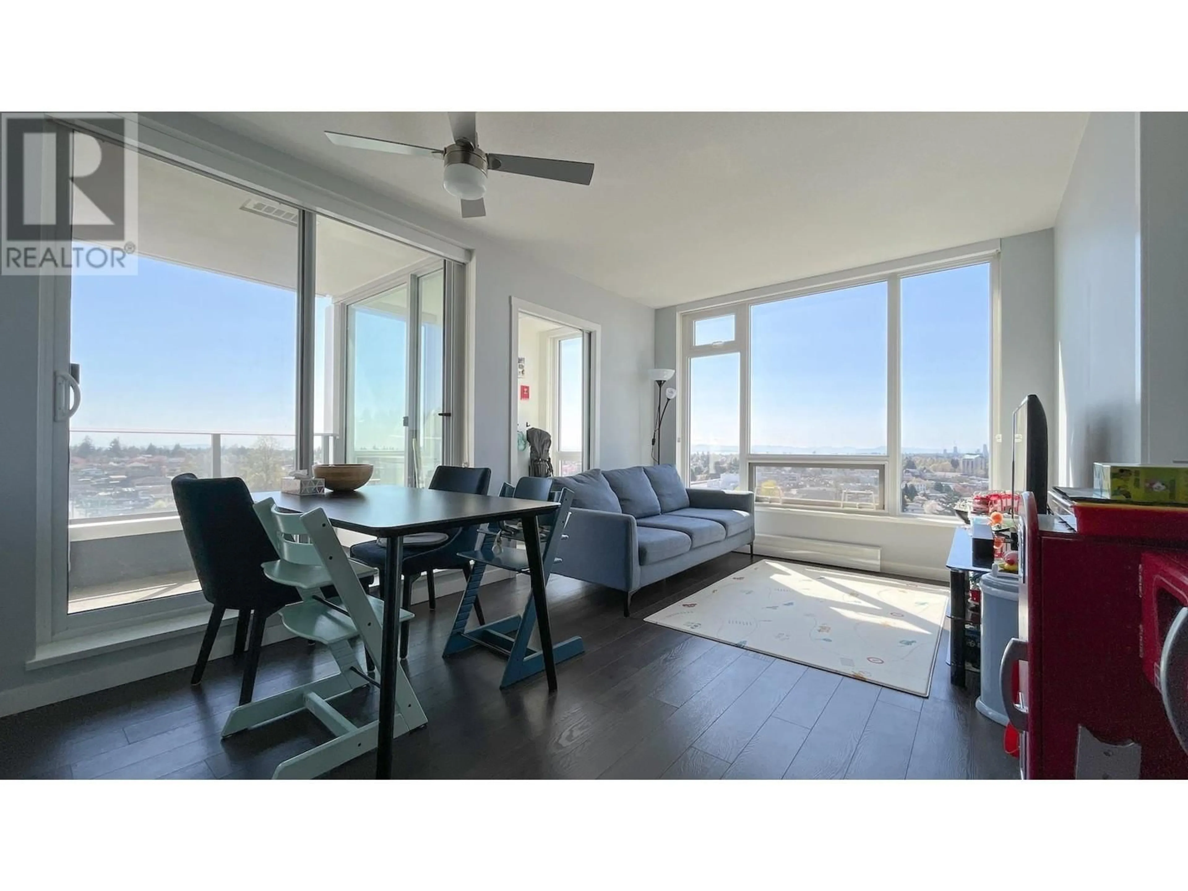 Living room with furniture, wood/laminate floor for 1809 - 5665 BOUNDARY ROAD, Vancouver British Columbia V5R0E4