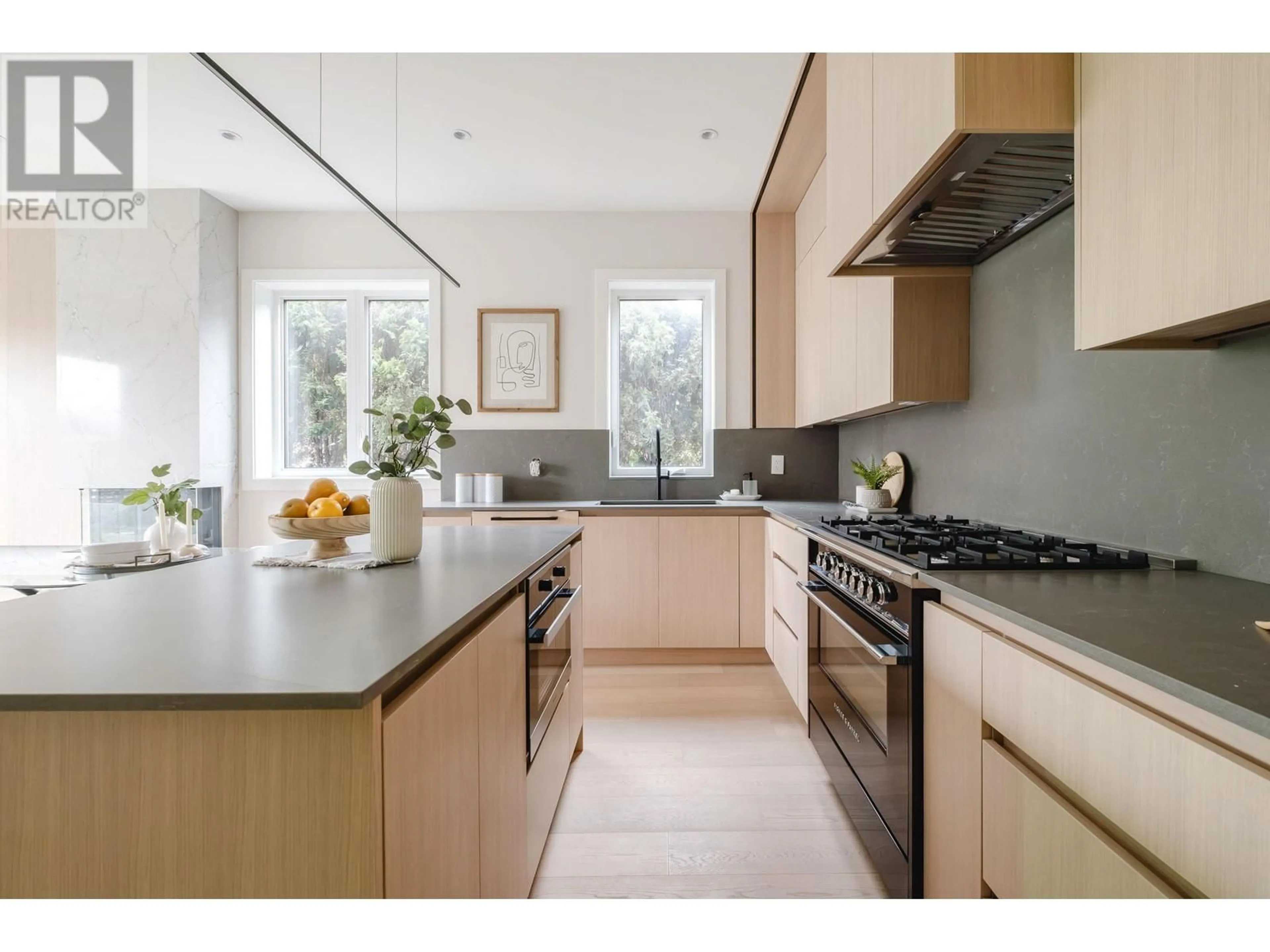 Contemporary kitchen, unknown for 3674 OXFORD STREET, Vancouver British Columbia V5K1P3