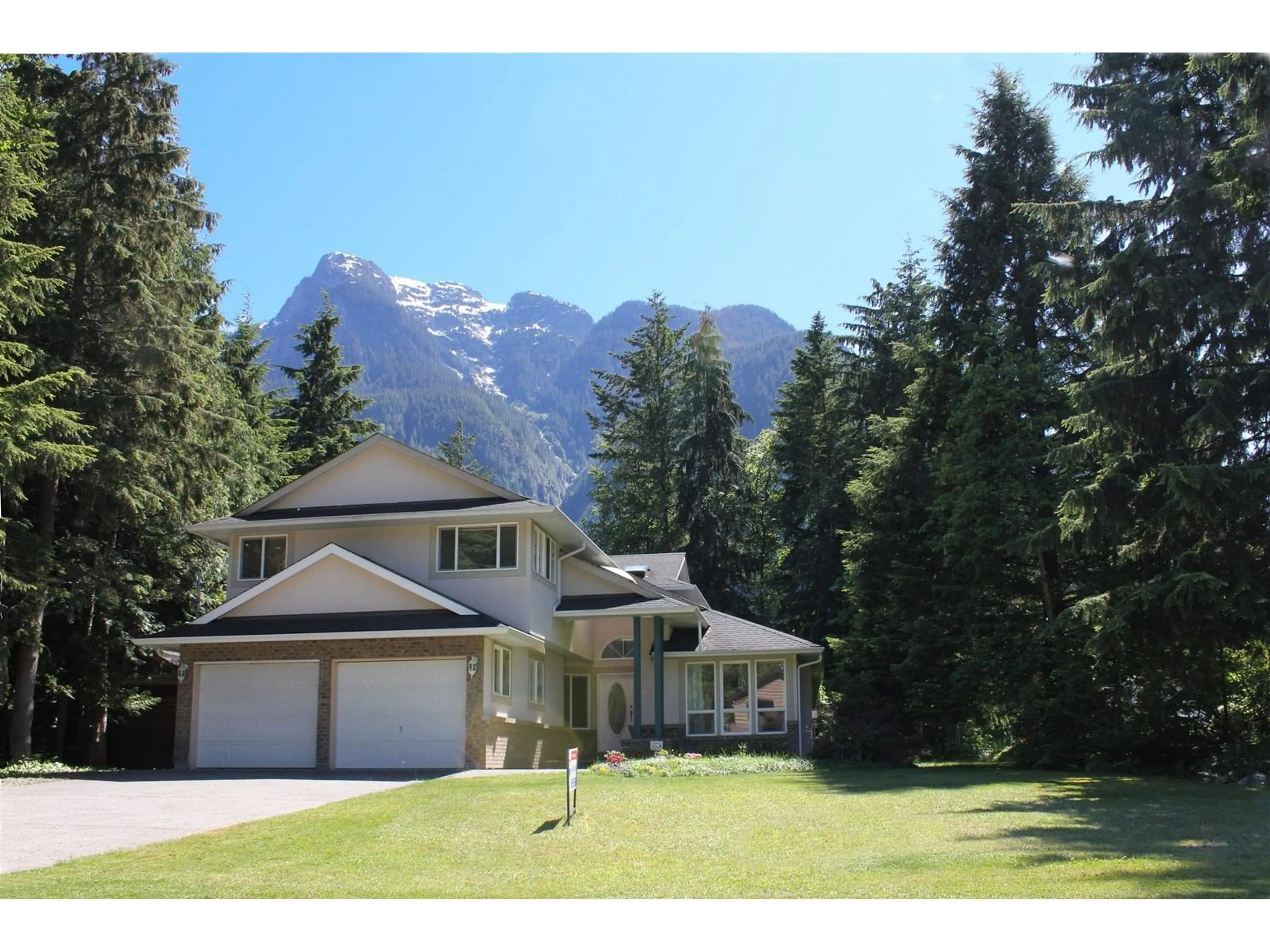 A pic from outside/outdoor area/front of a property/back of a property/a pic from drone, mountain view for 65712 BIRCHTREES DRIVE, Hope British Columbia V0X1L1