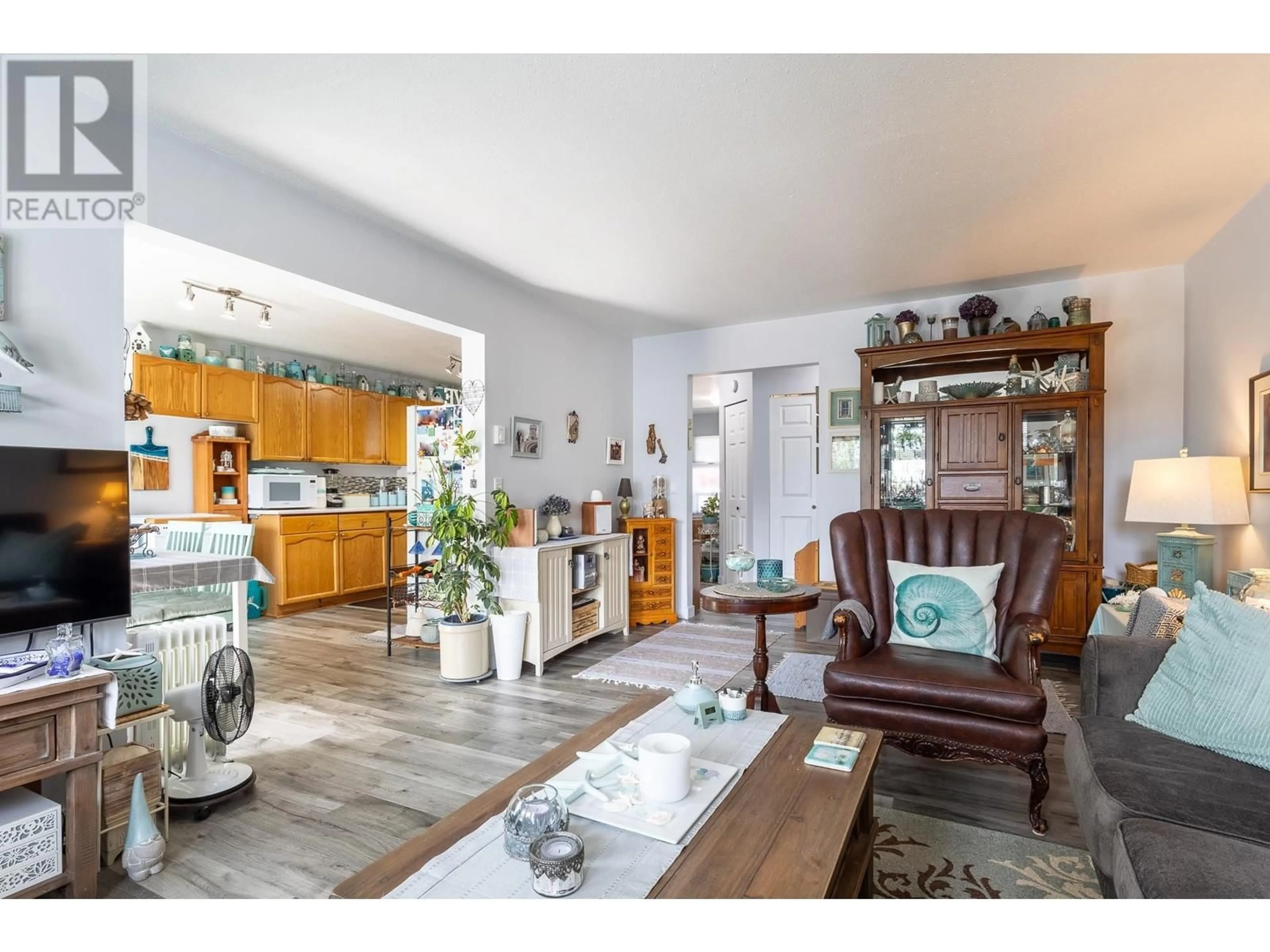 Open concept kitchen, unknown for 2 - 765 SCHOOL ROAD, Gibsons British Columbia V0N1V9