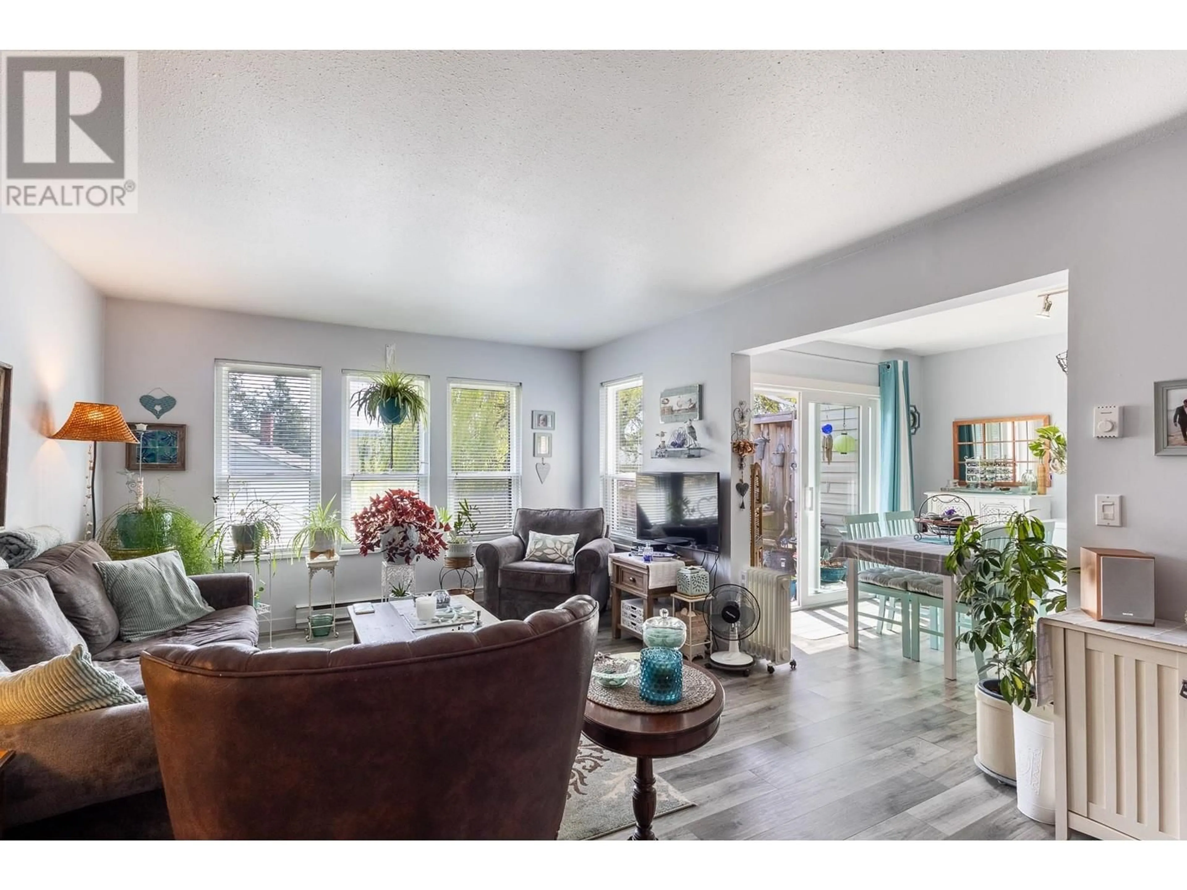 Living room with furniture, unknown for 2 - 765 SCHOOL ROAD, Gibsons British Columbia V0N1V9