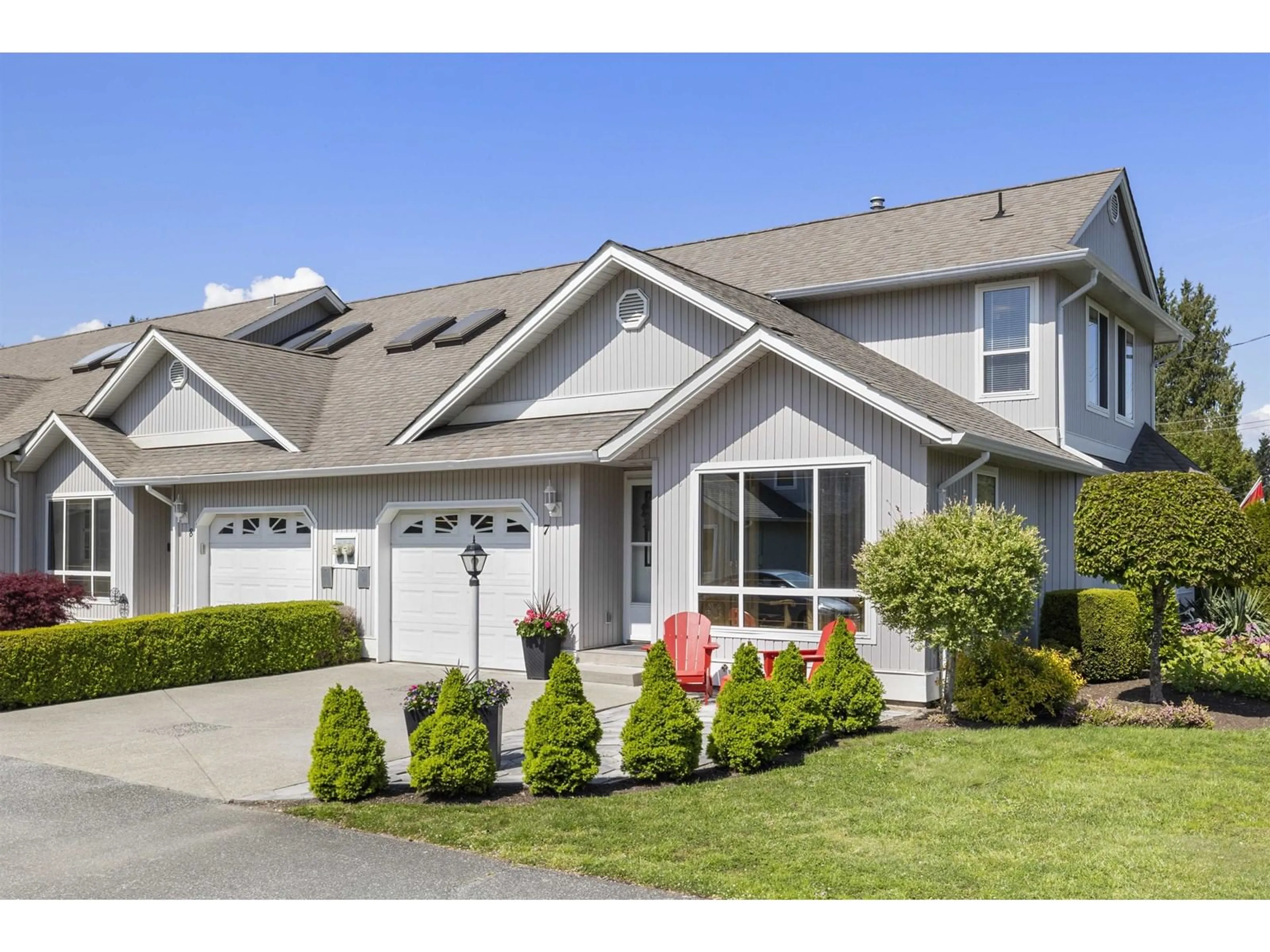 Home with vinyl exterior material, street for 7 - 8979 BROADWAY STREET, Chilliwack British Columbia V2P5V9