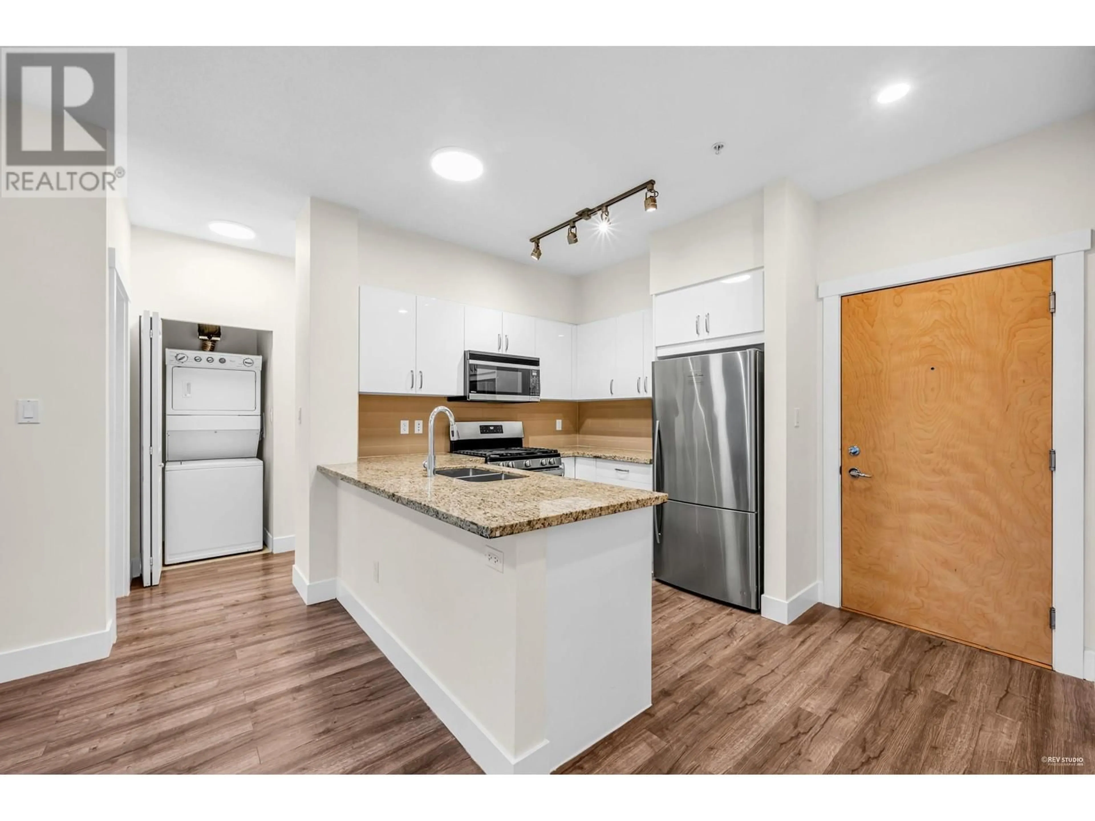 Unknown for 313 - 2601 WHITELEY COURT, North Vancouver British Columbia V7J2R7