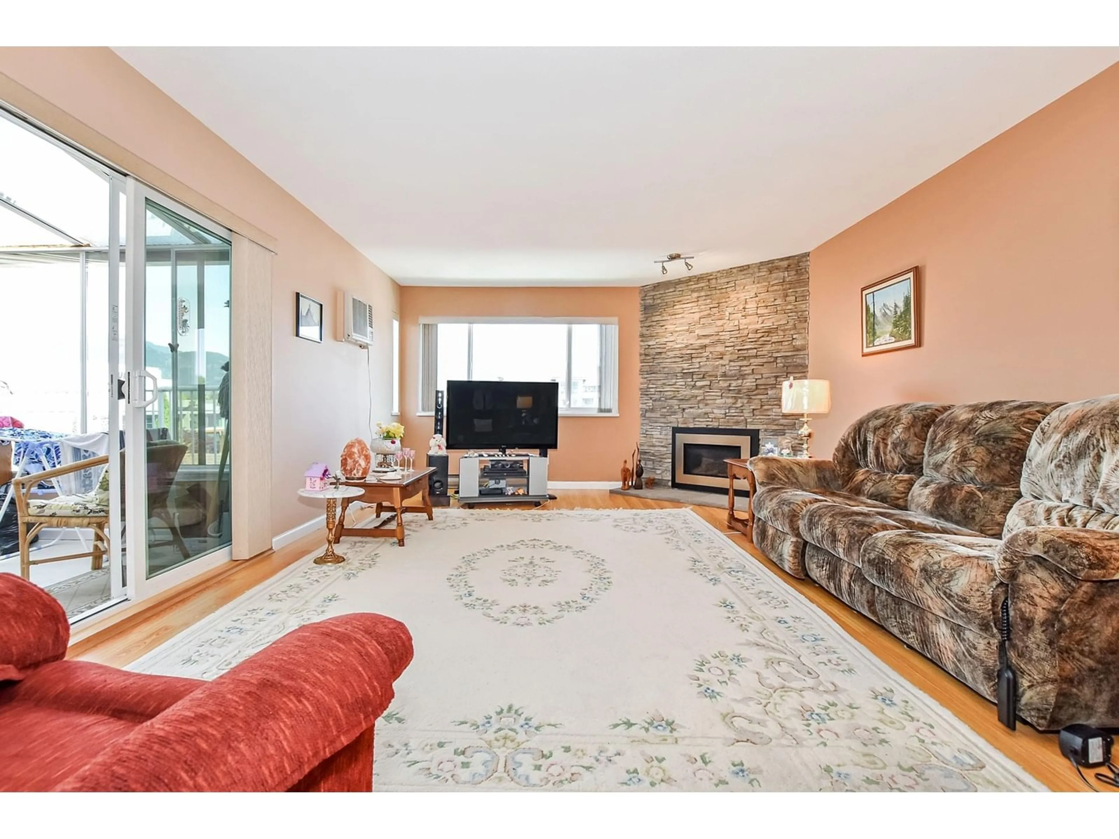 Living room with furniture, unknown for 404 - 9175 EDWARD STREET, Chilliwack British Columbia V2P4C5