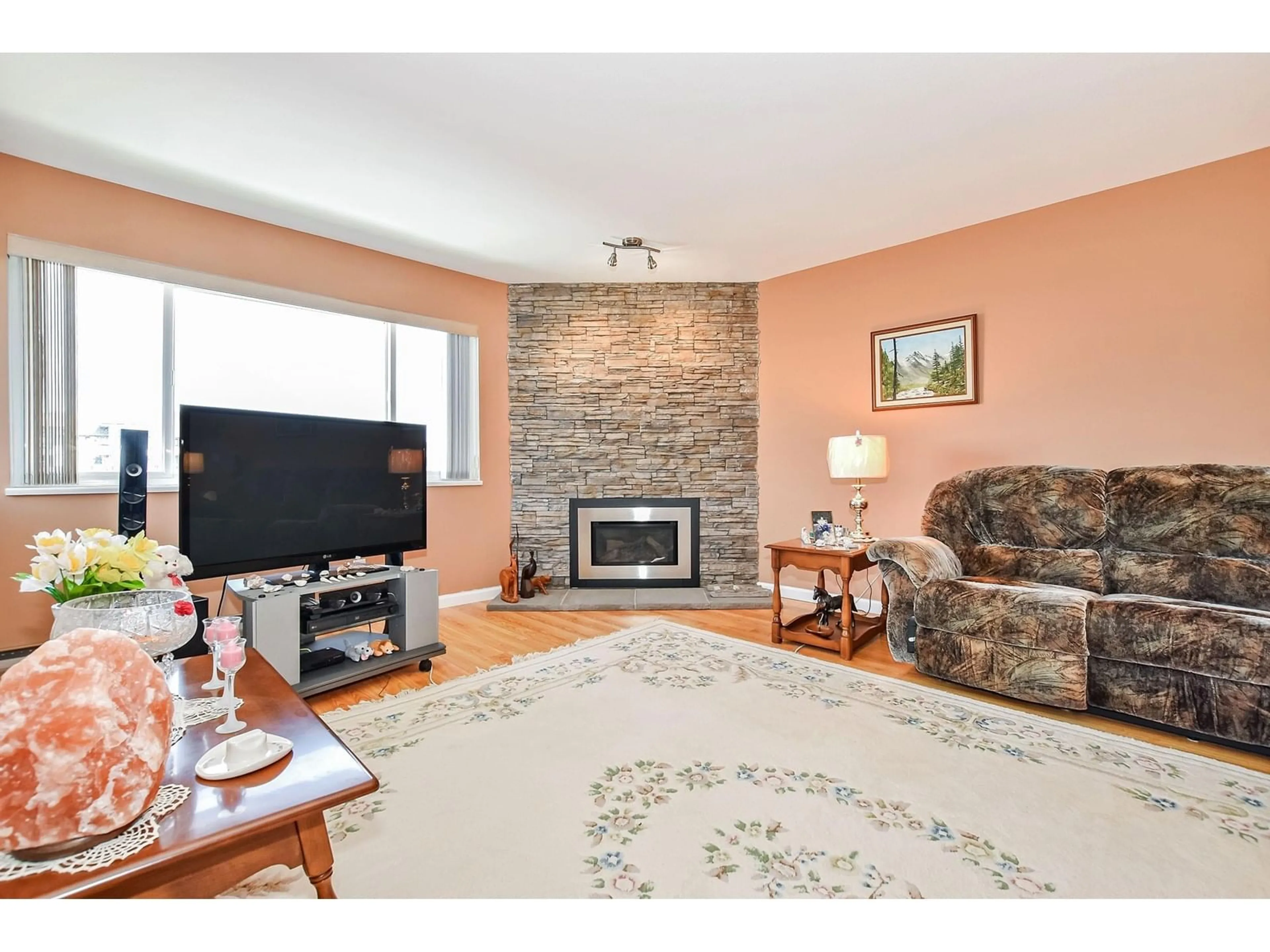 Living room with furniture, unknown for 404 - 9175 EDWARD STREET, Chilliwack British Columbia V2P4C5