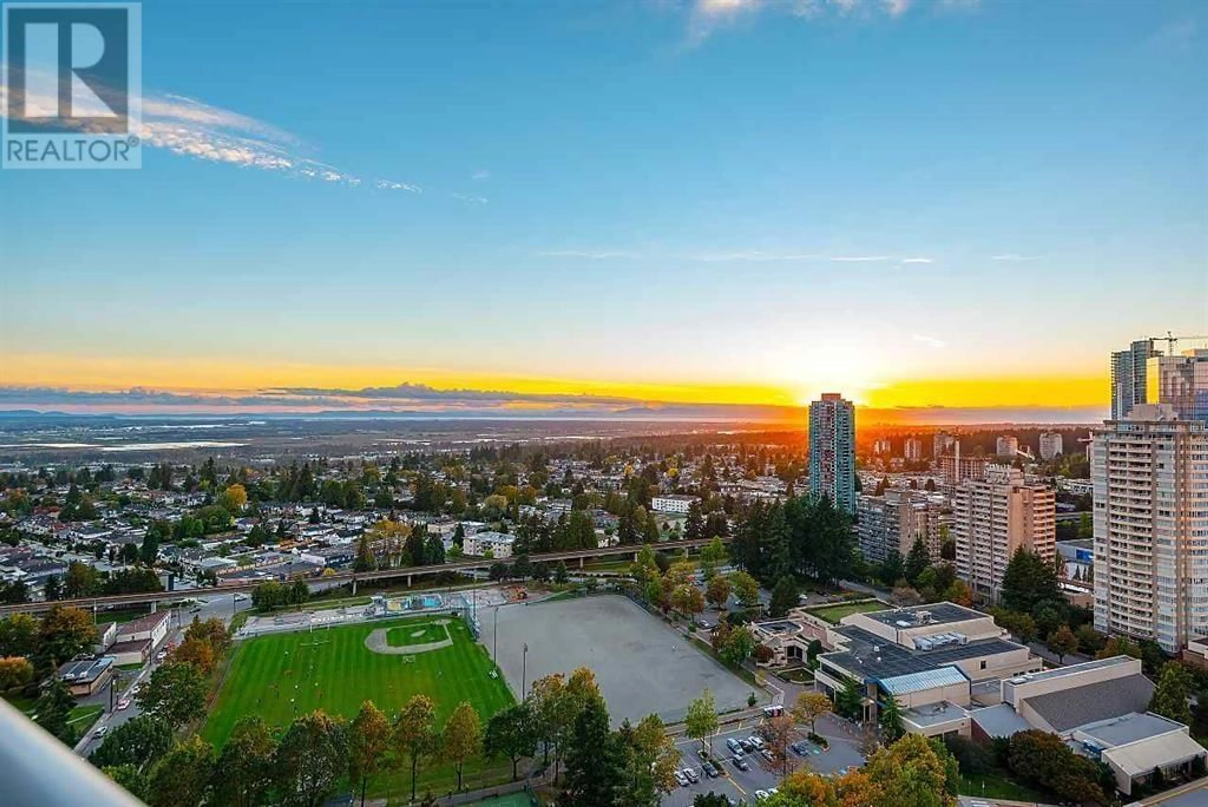 A pic from outside/outdoor area/front of a property/back of a property/a pic from drone, mountain view for 3107 - 6538 NELSON AVENUE, Burnaby British Columbia V5H0G5