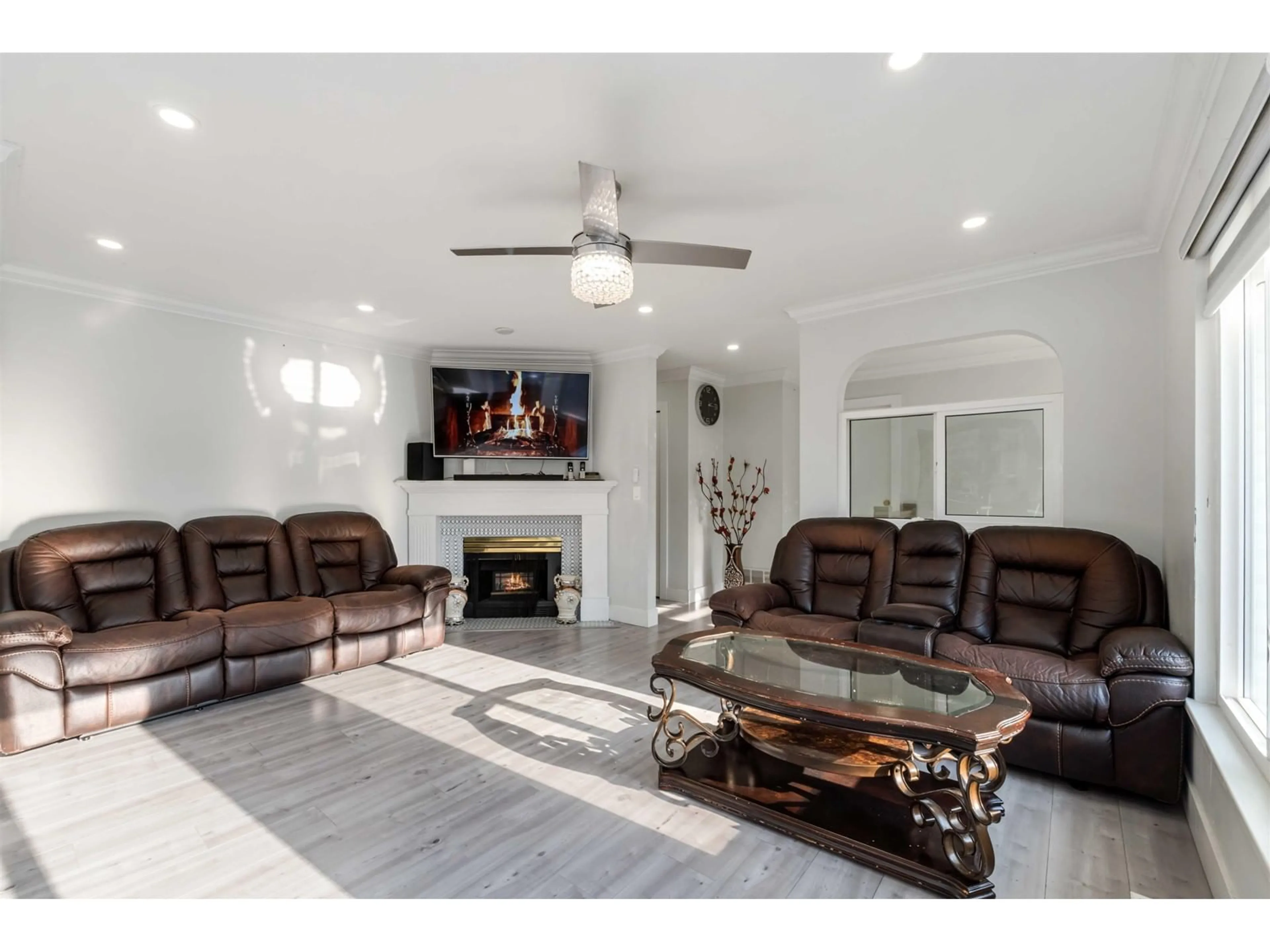 Living room with furniture, unknown for 2706 MITCHELL, Abbotsford British Columbia V2T5G4