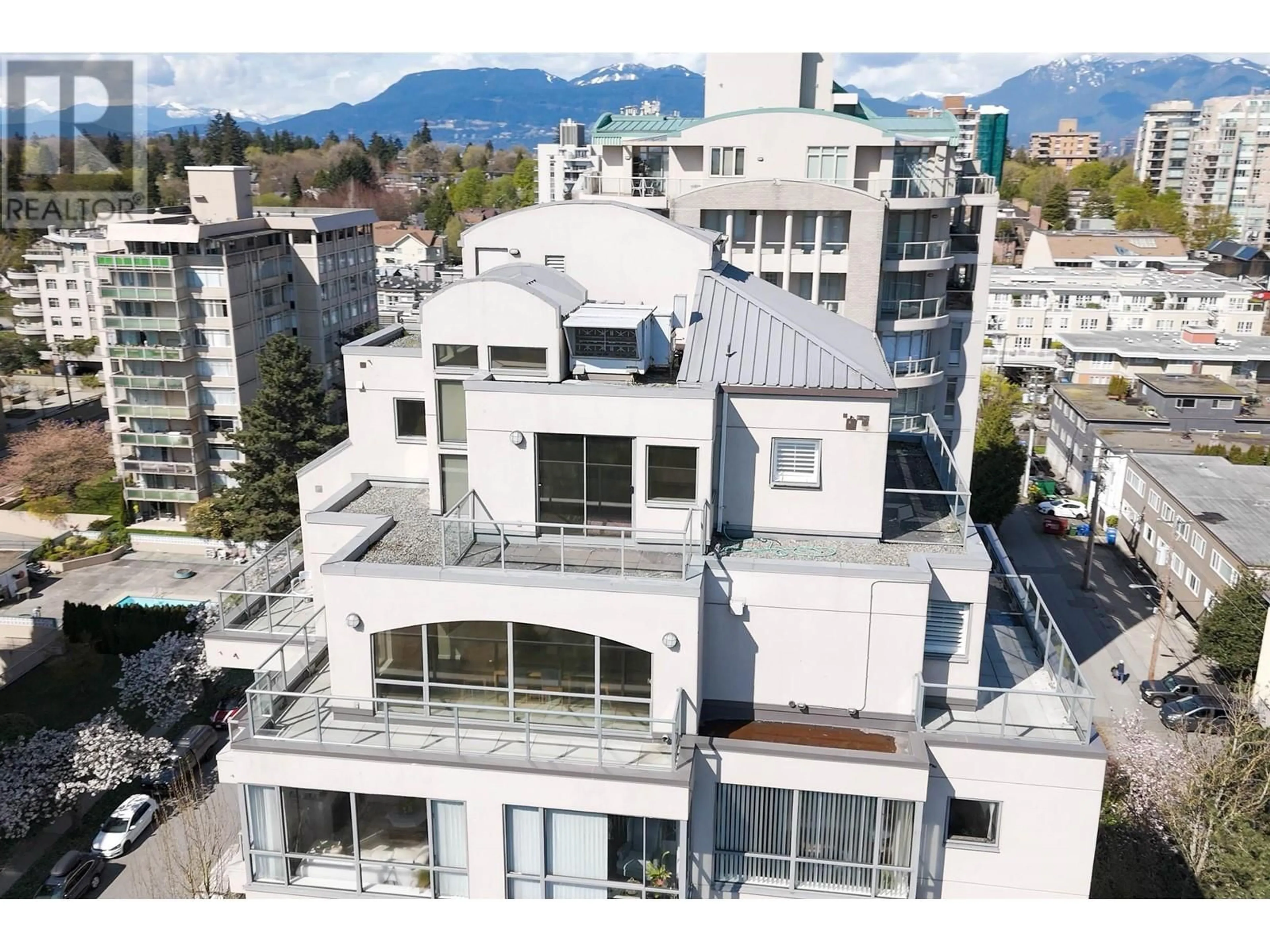A pic from outside/outdoor area/front of a property/back of a property/a pic from drone, city buildings view from balcony for 1100 - 5890 BALSAM STREET, Vancouver British Columbia V6M4B9
