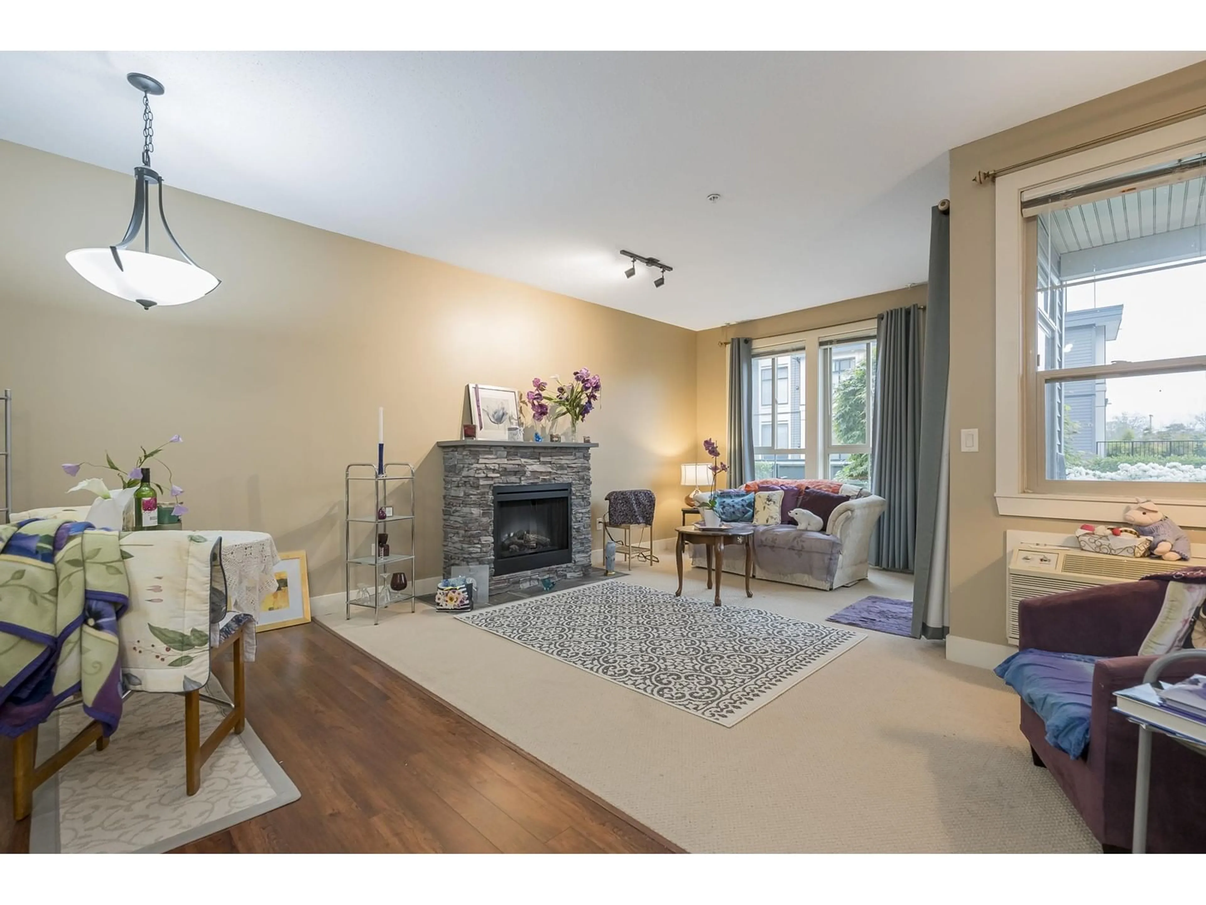 Living room with furniture, unknown for 102 - 9000 BIRCH STREET, Chilliwack British Columbia V2P8G2