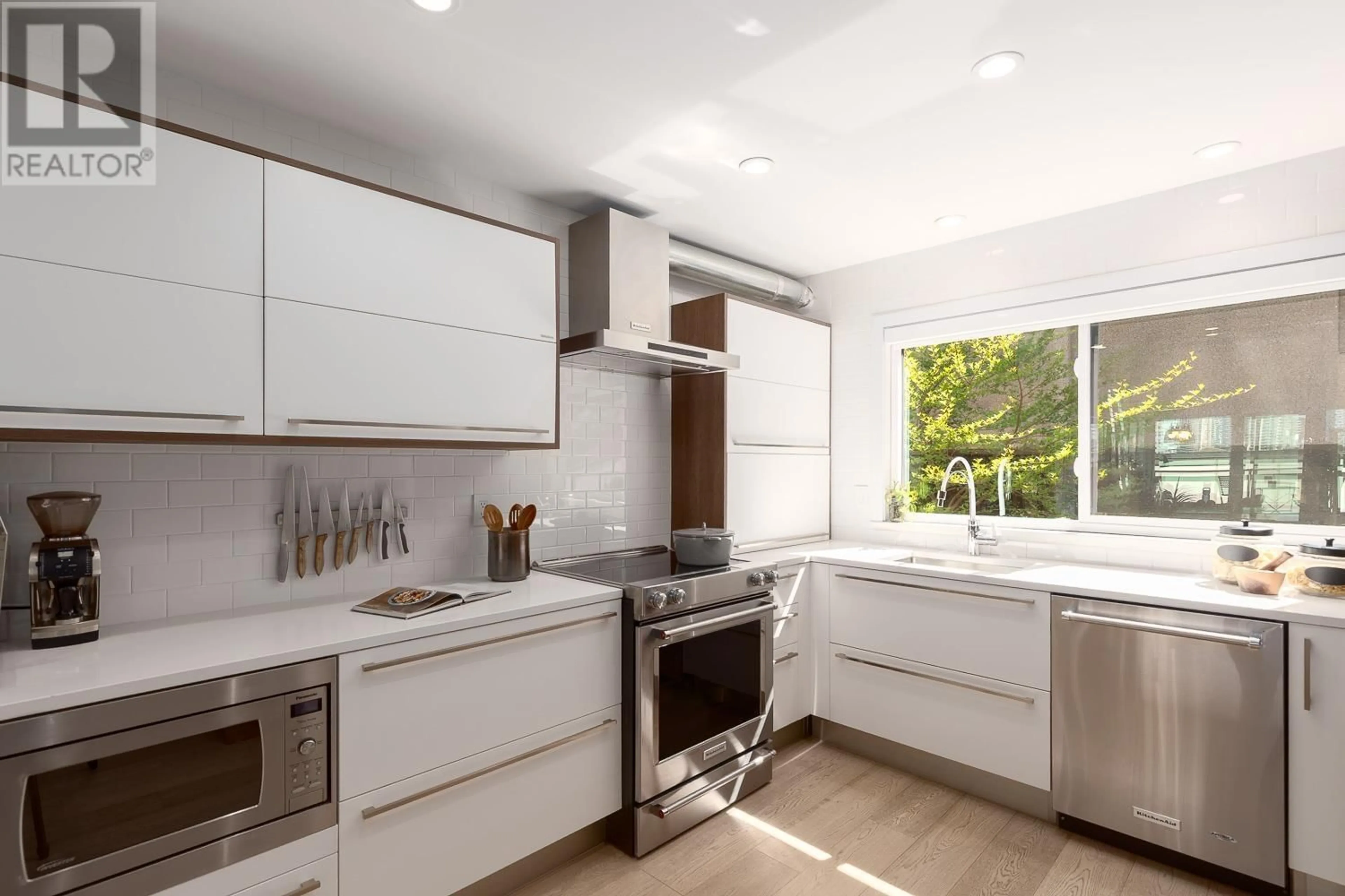 Contemporary kitchen, unknown for 2252 ALDER STREET, Vancouver British Columbia V6H2R9