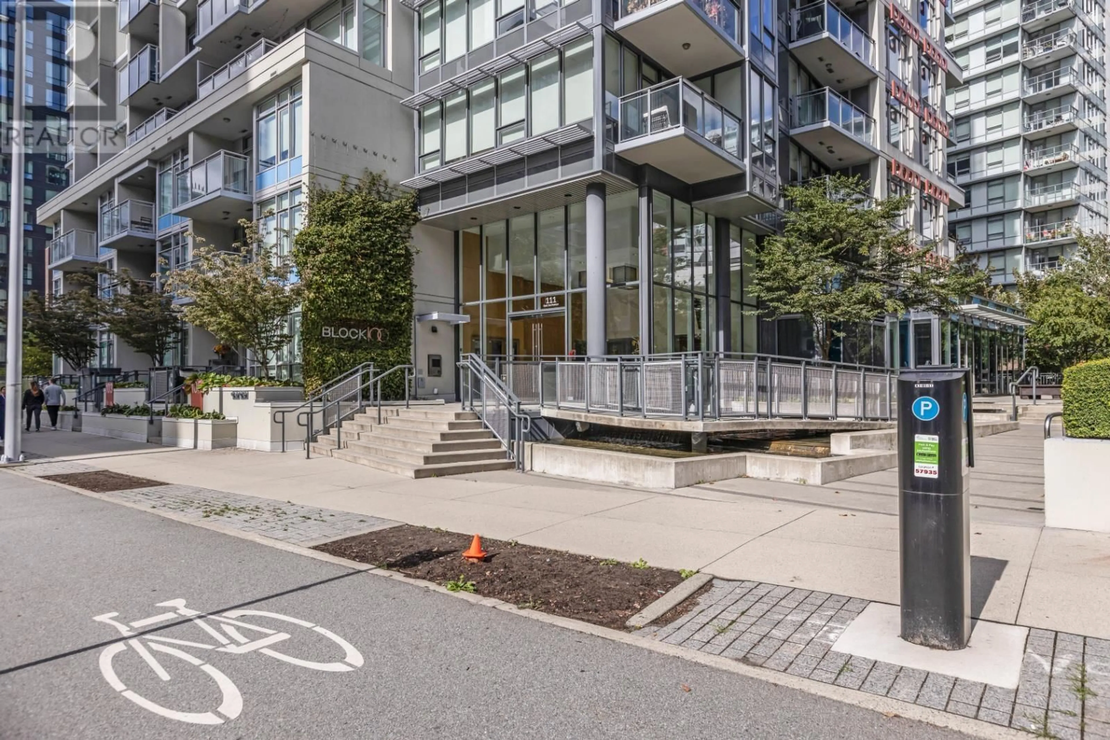 A pic from outside/outdoor area/front of a property/back of a property/a pic from drone, street for 1801 - 111 1ST AVENUE, Vancouver British Columbia V6A0E9