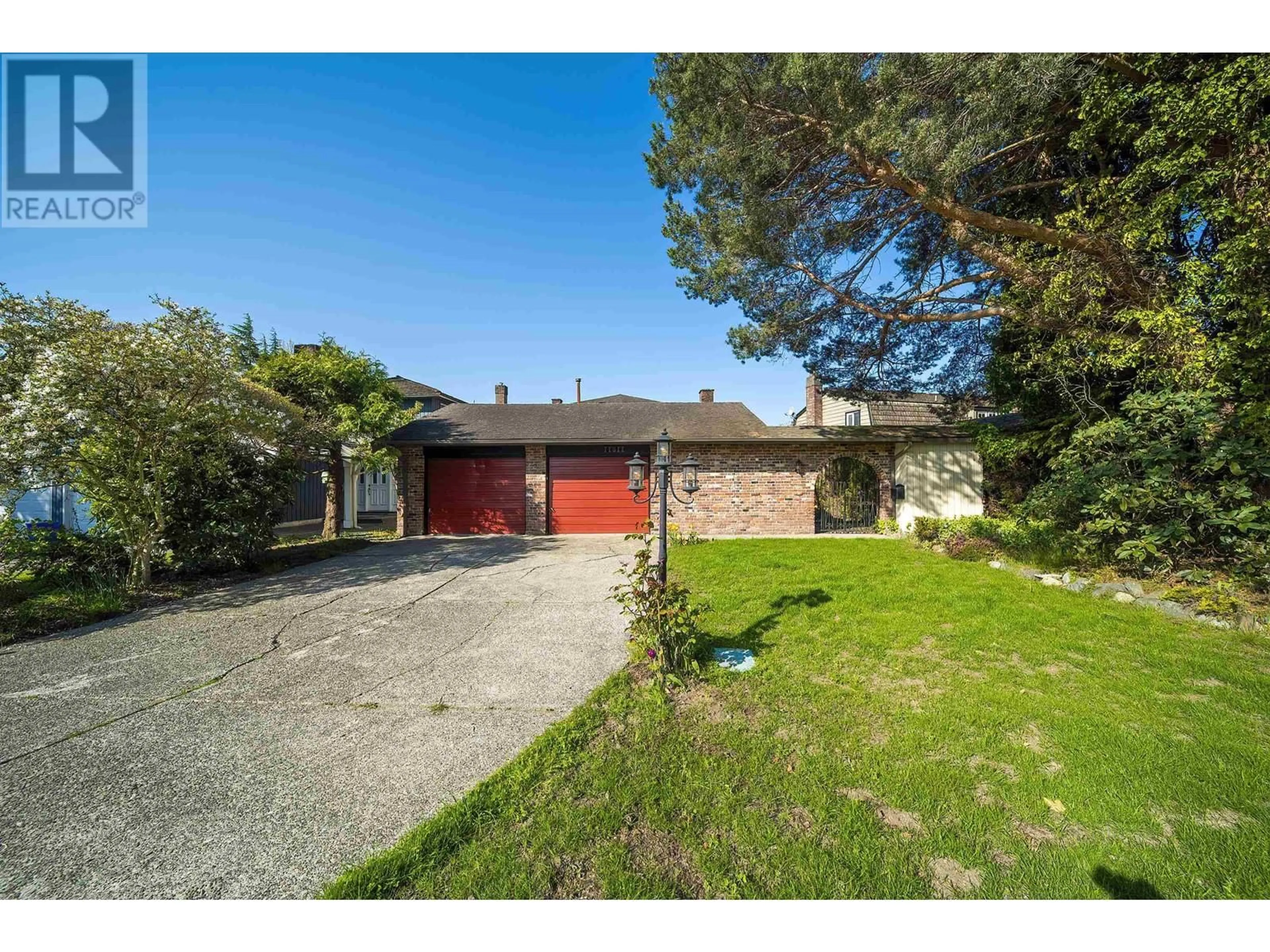 A pic from outside/outdoor area/front of a property/back of a property/a pic from drone, street for 11511 TRUMPETER DRIVE, Richmond British Columbia V7E3X3
