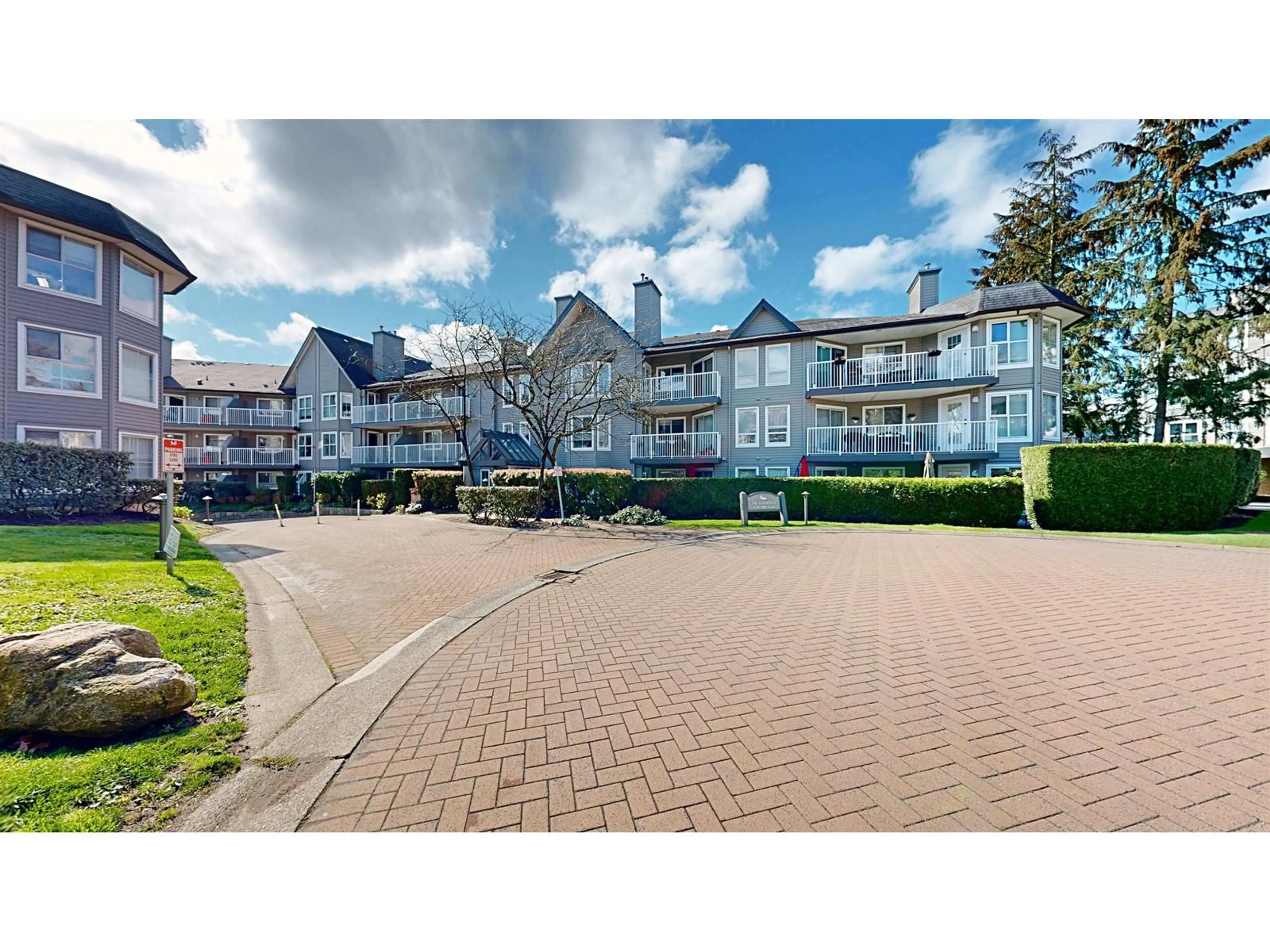 A pic from outside/outdoor area/front of a property/back of a property/a pic from drone, unknown for 112 - 15140 108, Surrey British Columbia V3R0T9
