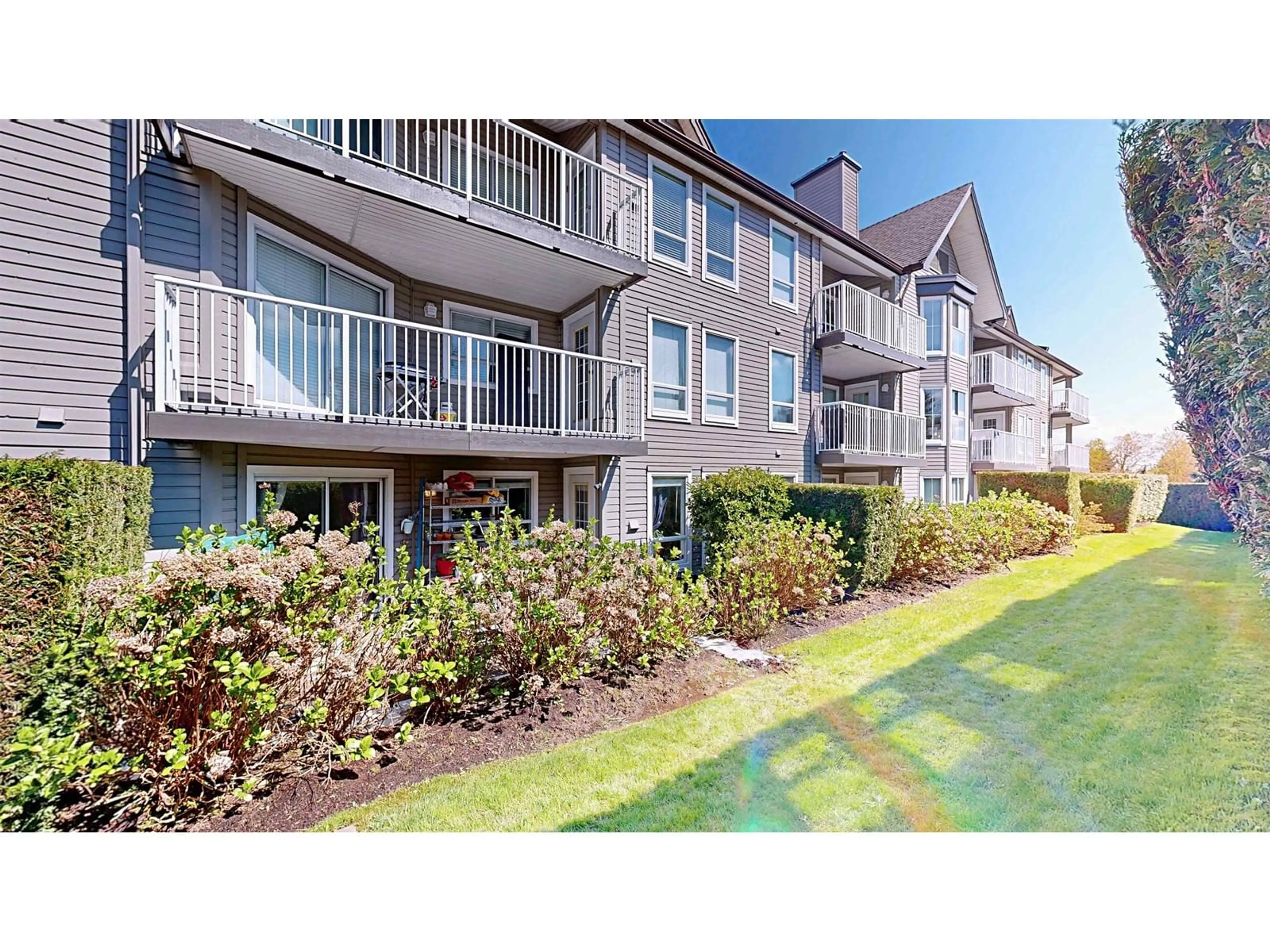 A pic from outside/outdoor area/front of a property/back of a property/a pic from drone, unknown for 112 - 15140 108, Surrey British Columbia V3R0T9