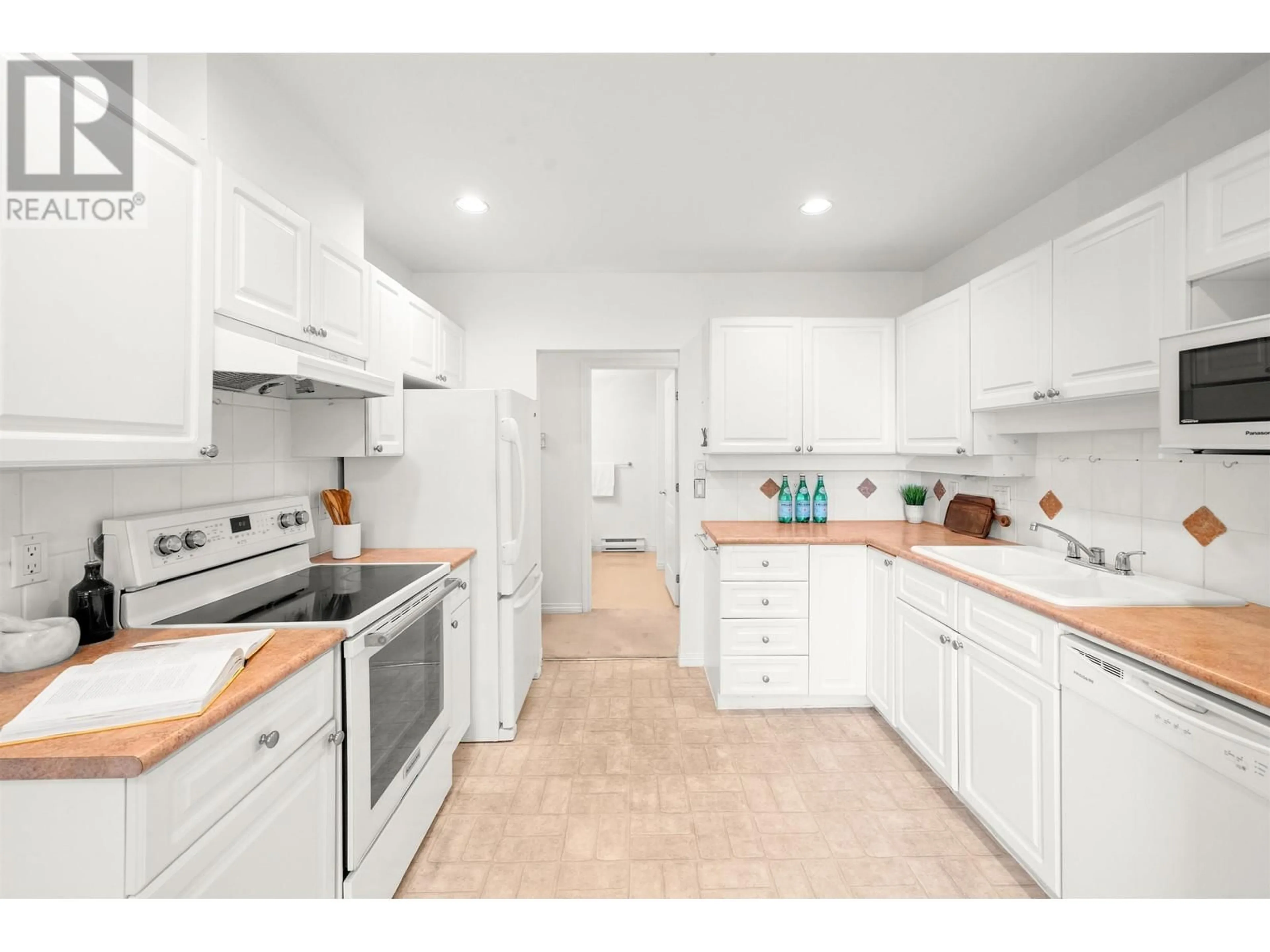 Unknown for 307 - 1281 PARKGATE AVENUE, North Vancouver British Columbia V7H3A3