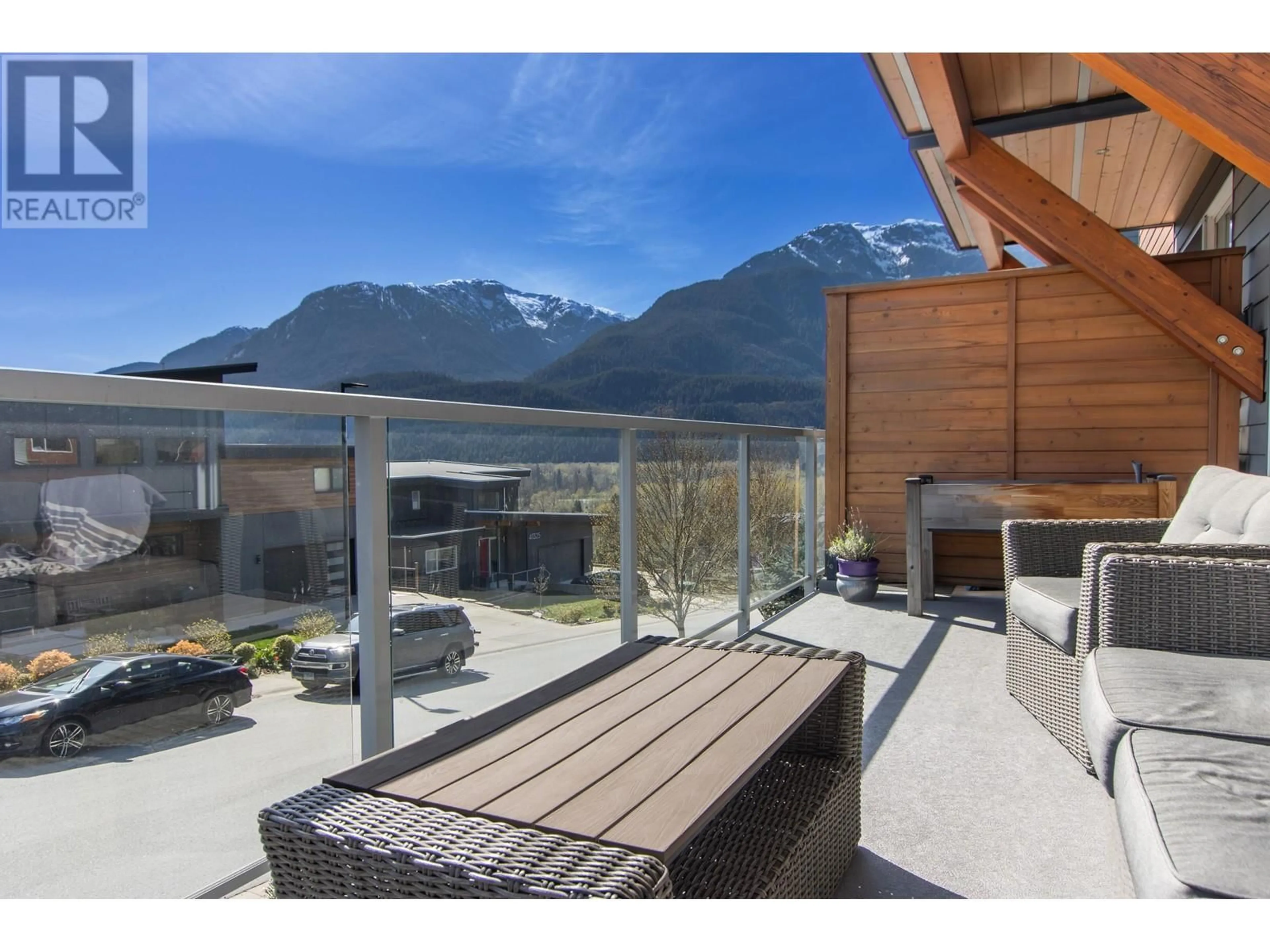 Patio, mountain view for 41316 HORIZON DRIVE, Squamish British Columbia V8B0Y7