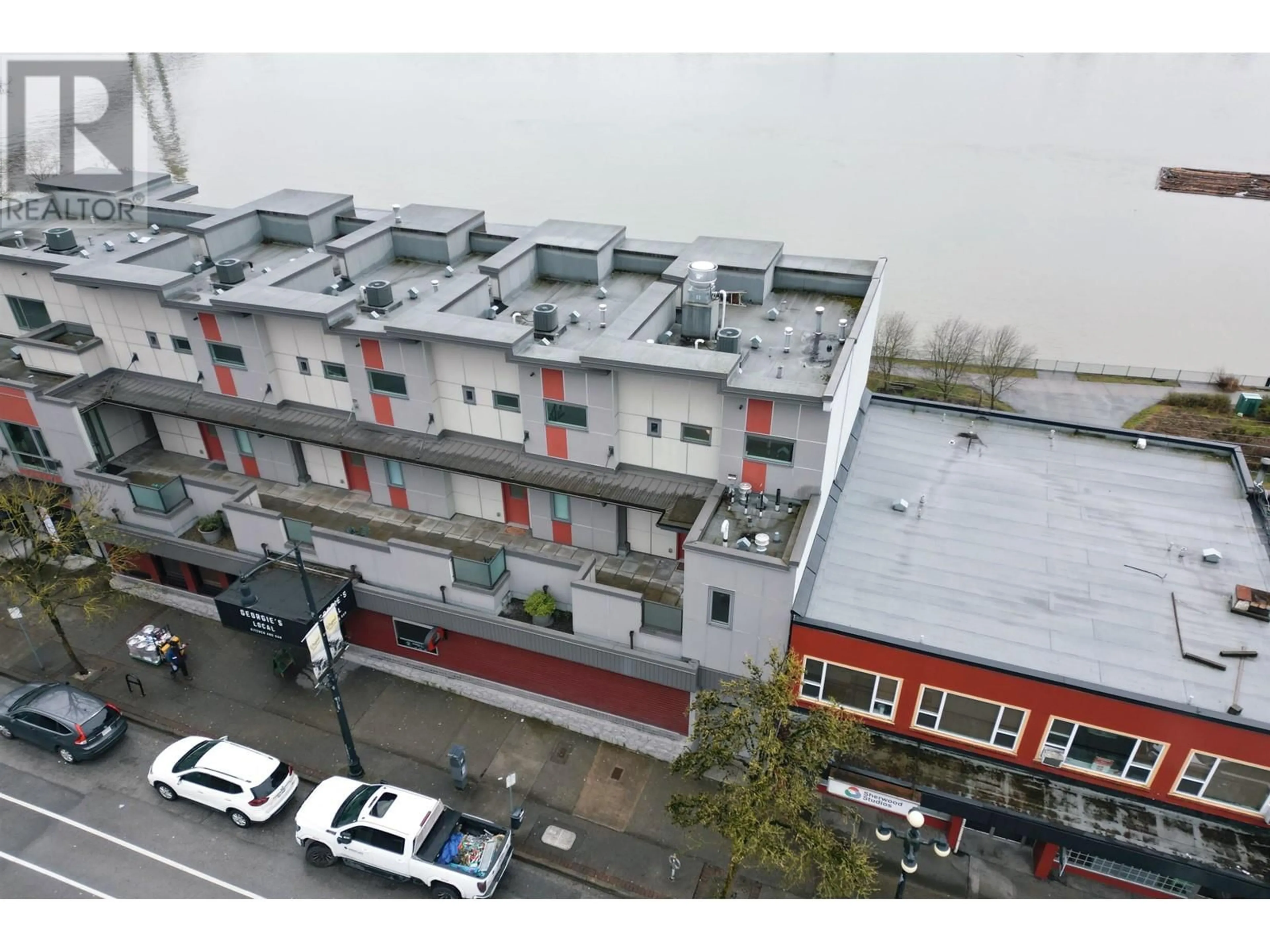 A pic from outside/outdoor area/front of a property/back of a property/a pic from drone, city buildings view from balcony for 301 - 250 COLUMBIA STREET, New Westminster British Columbia V3L1A6