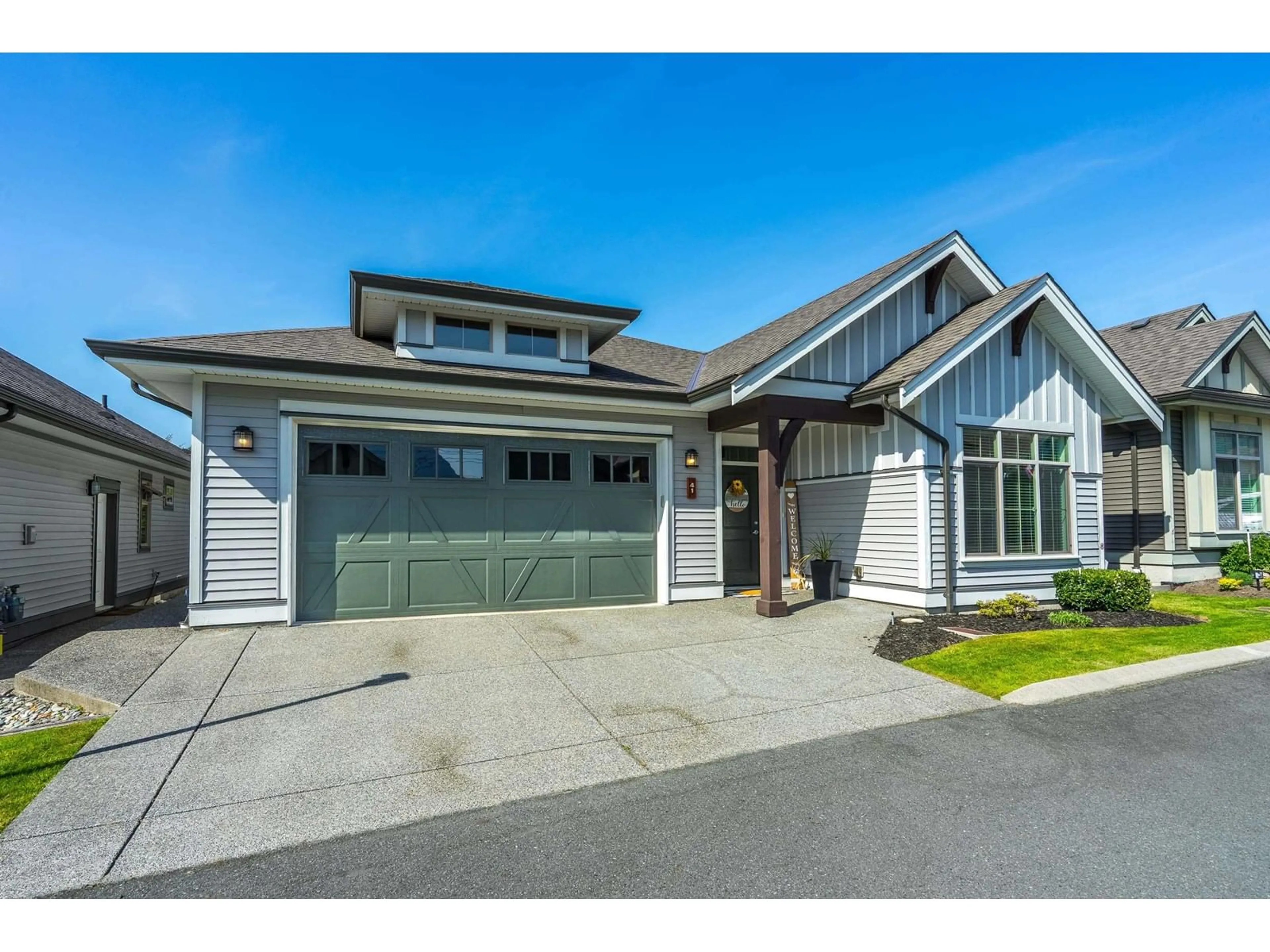 Home with vinyl exterior material, street for 41 - 45900 SOUTH SUMAS ROAD, Chilliwack British Columbia V2R0S9