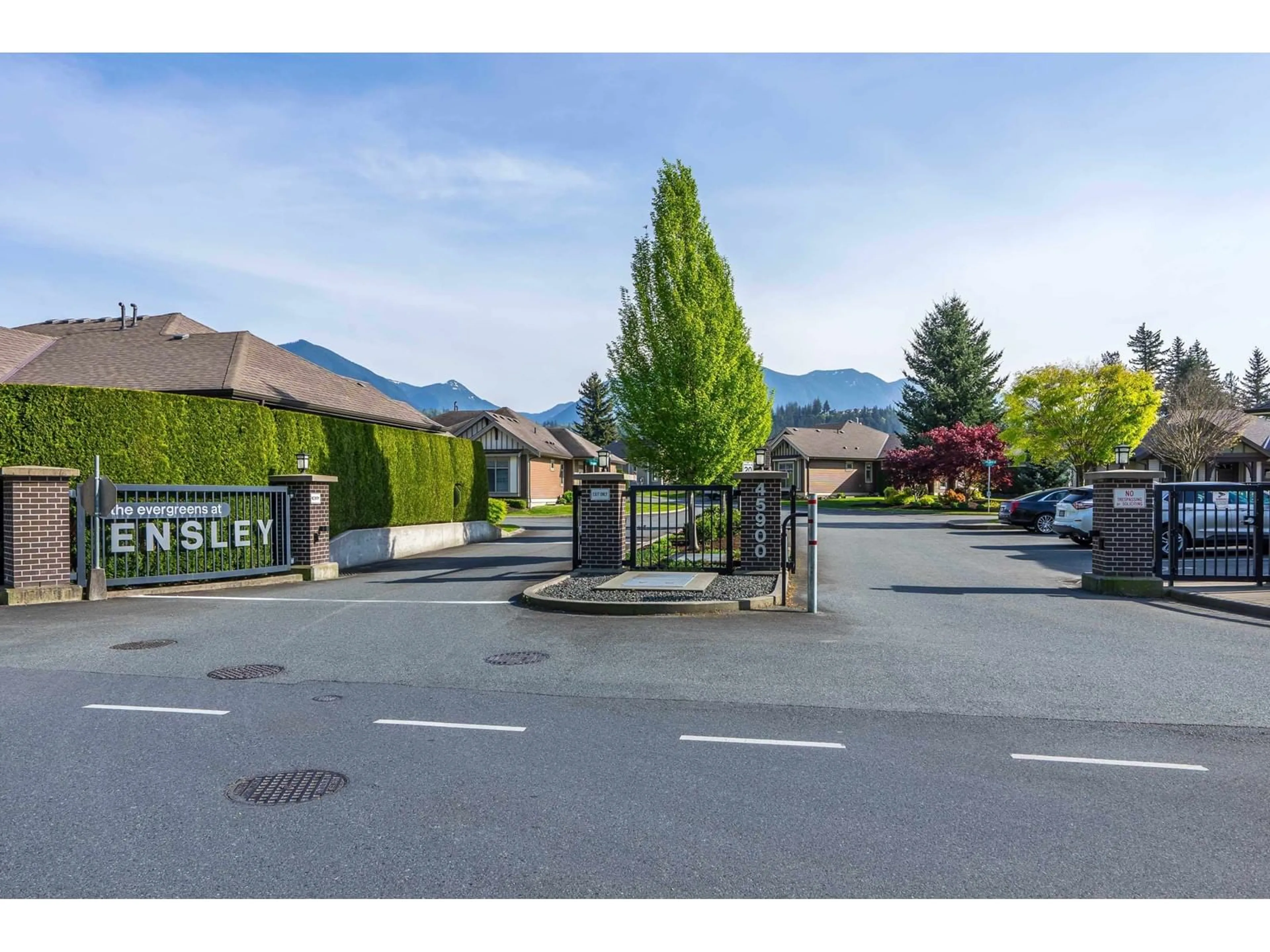 A pic from outside/outdoor area/front of a property/back of a property/a pic from drone, mountain view for 41 - 45900 SOUTH SUMAS ROAD, Chilliwack British Columbia V2R0S9