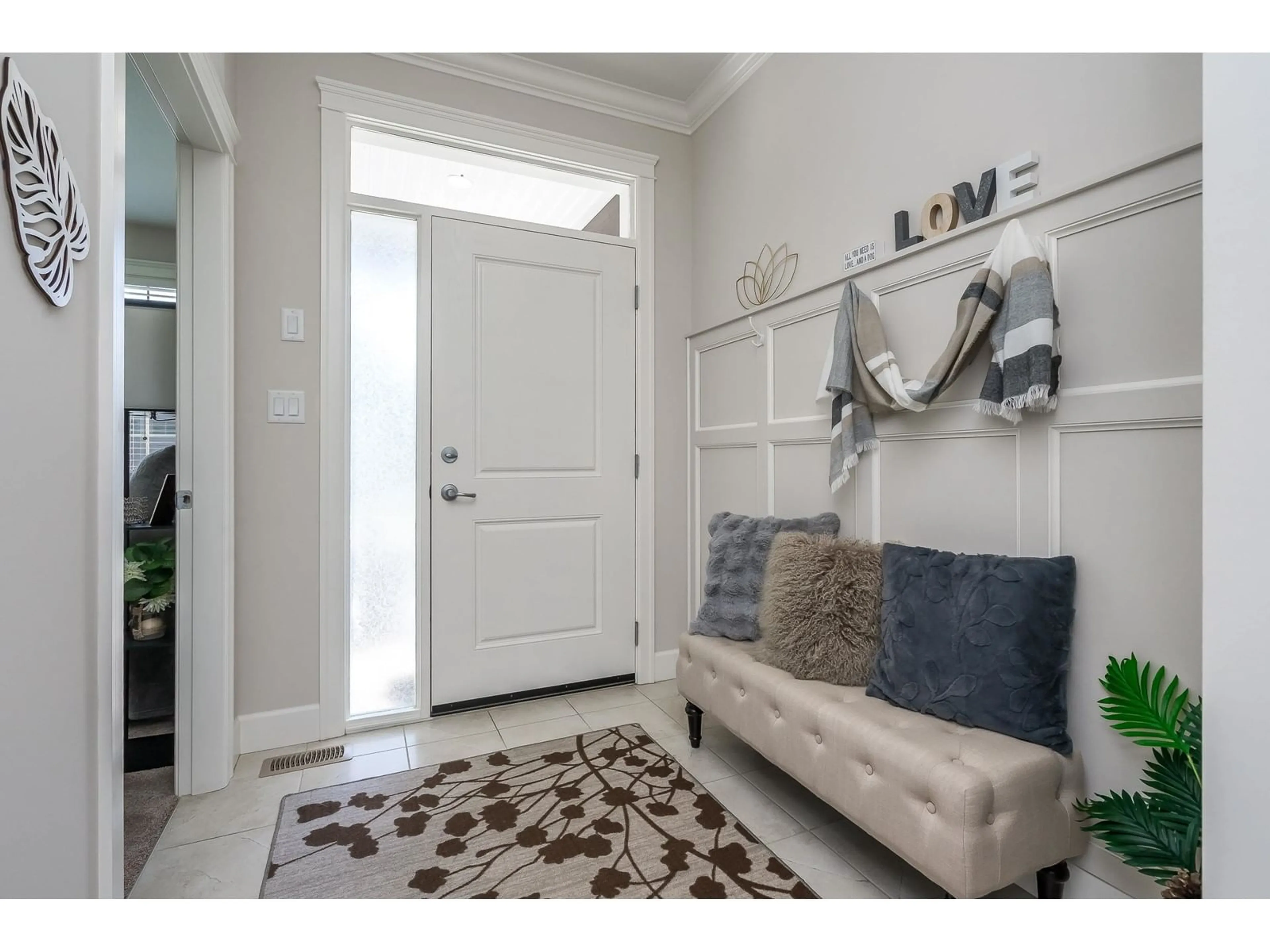 Indoor entryway for 41 - 45900 SOUTH SUMAS ROAD, Chilliwack British Columbia V2R0S9