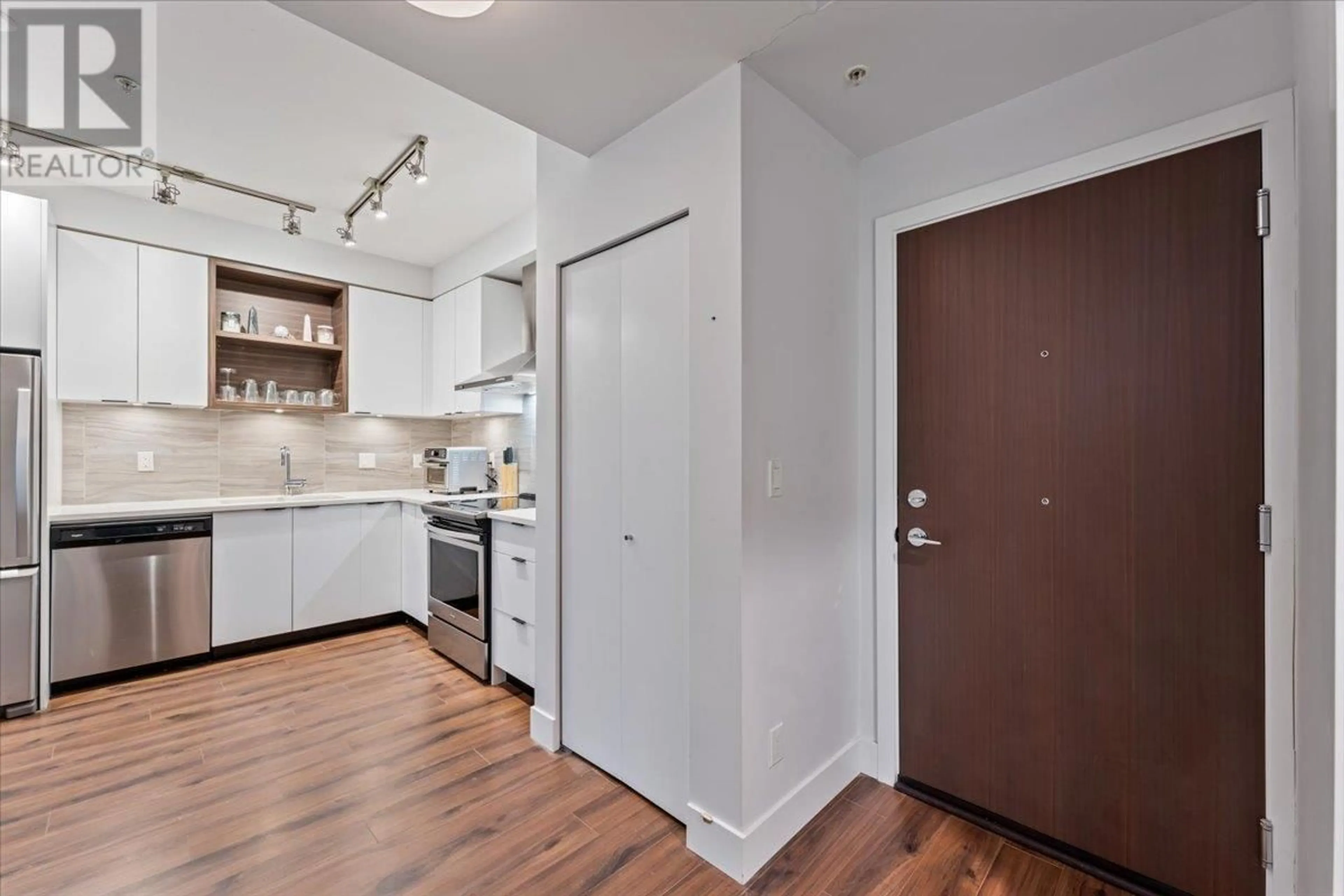 Standard kitchen, unknown for 134 - 5355 LANE STREET, Burnaby British Columbia V5H0H1